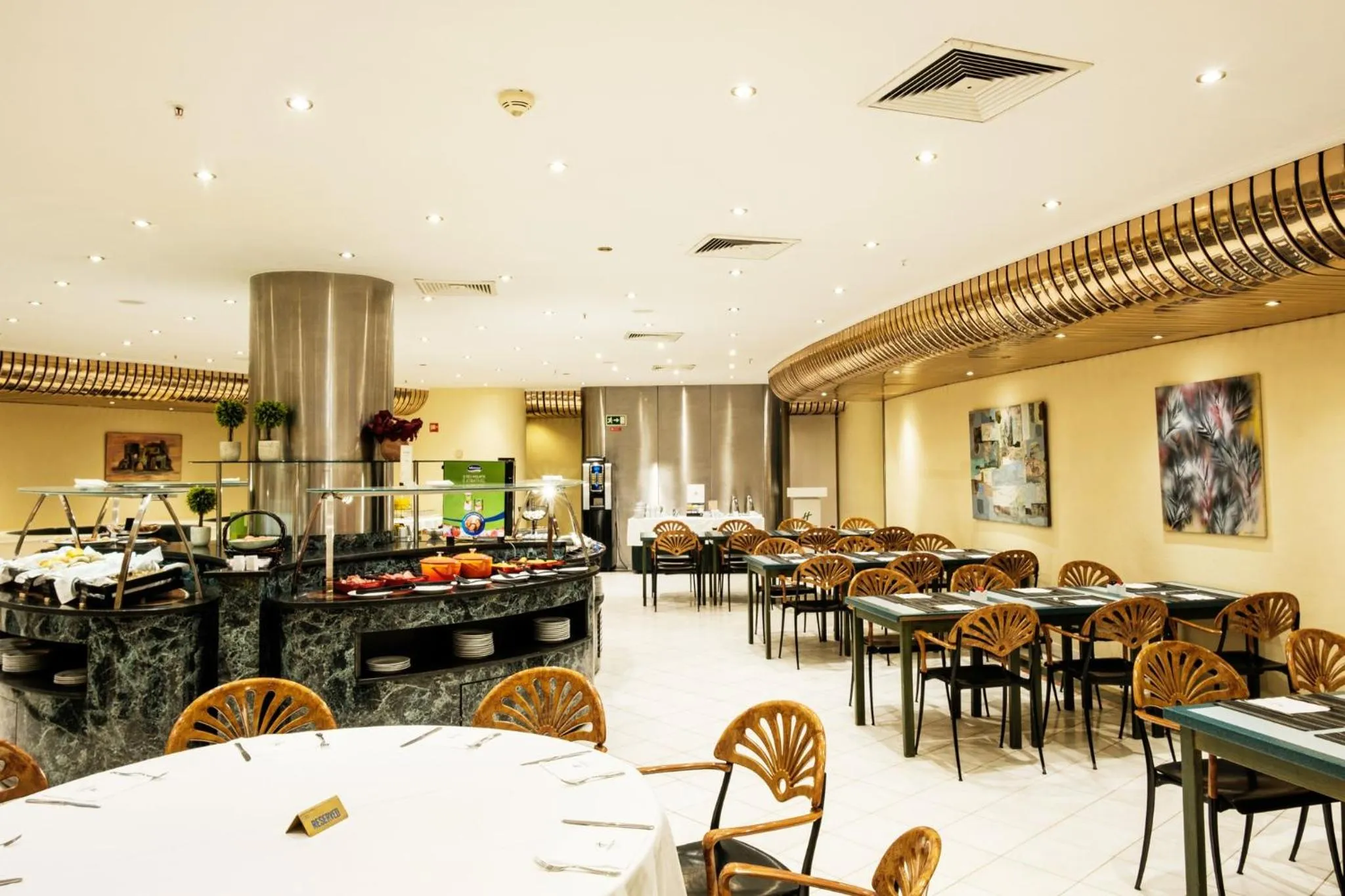 Restaurant/places to eat in Holiday Inn Lisbon-Continental by IHG