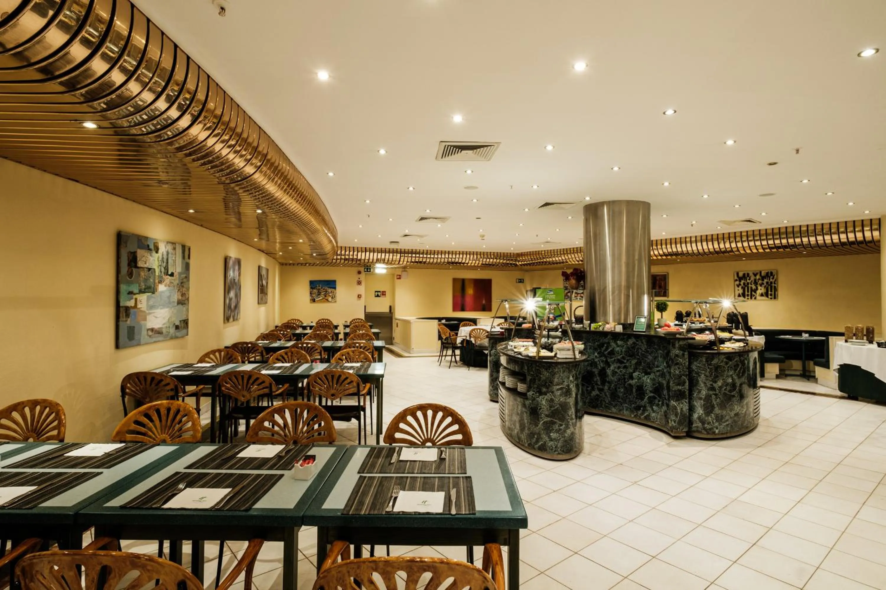 Restaurant/places to eat in Holiday Inn Lisbon-Continental by IHG