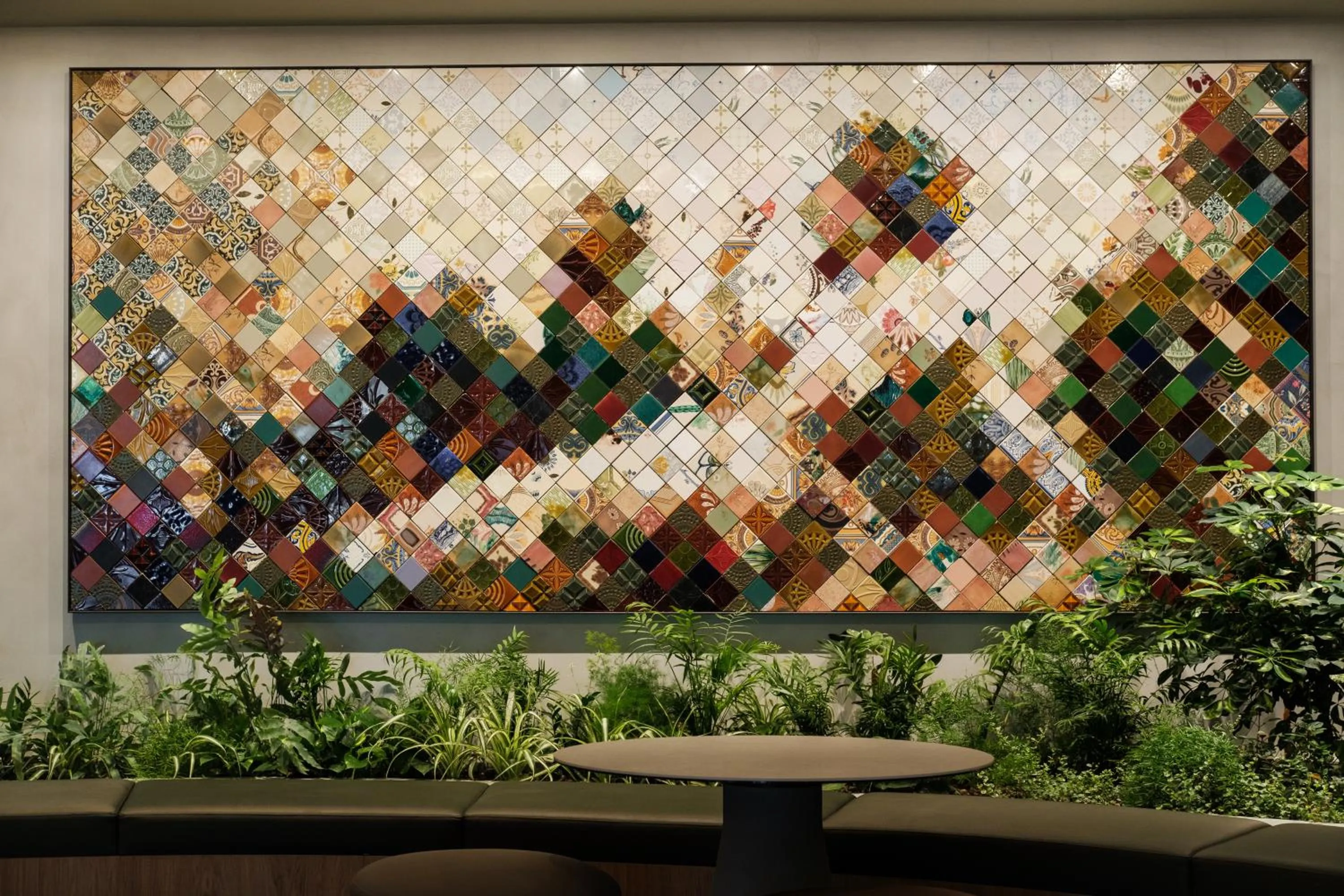 Lobby or reception in Holiday Inn Lisbon-Continental by IHG