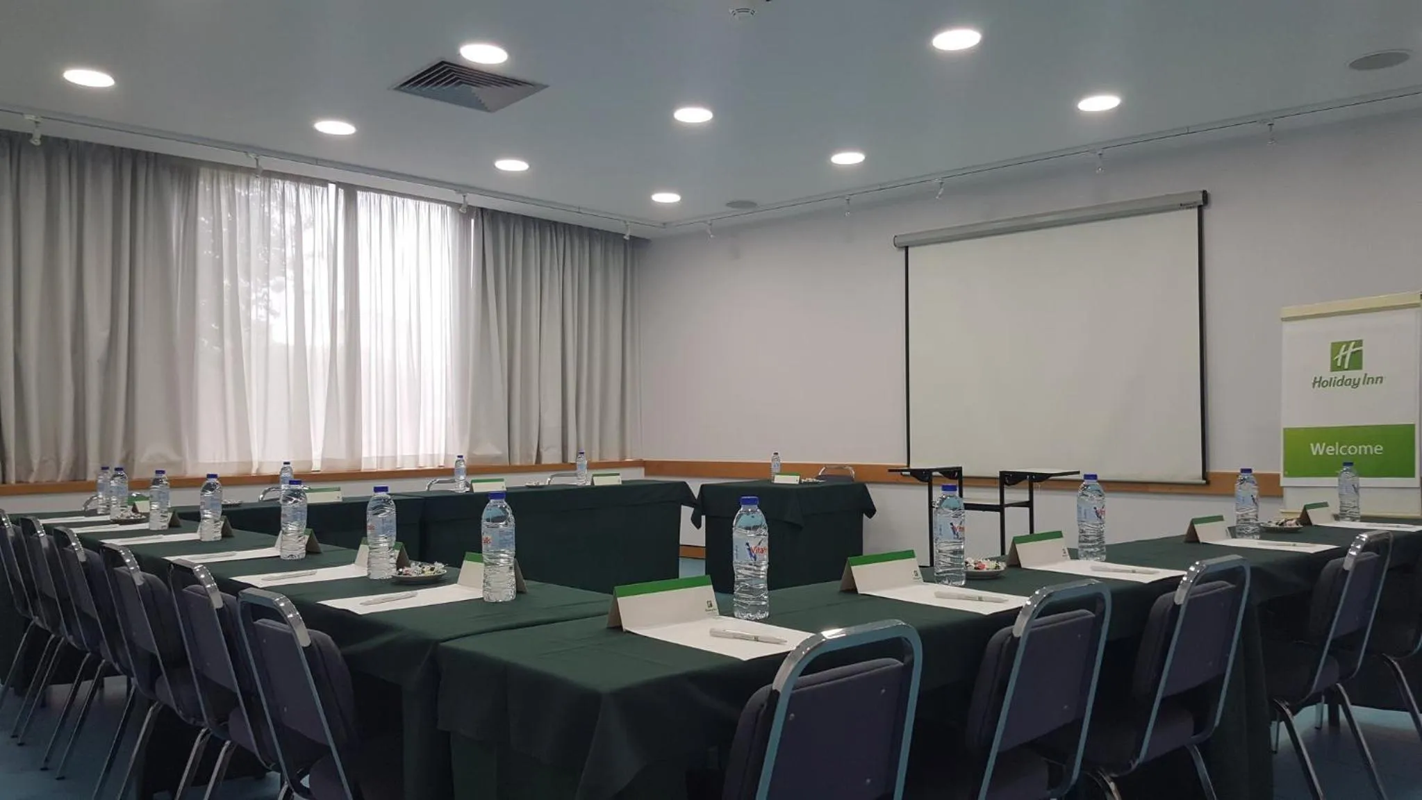 Meeting/conference room in Holiday Inn Lisbon-Continental by IHG
