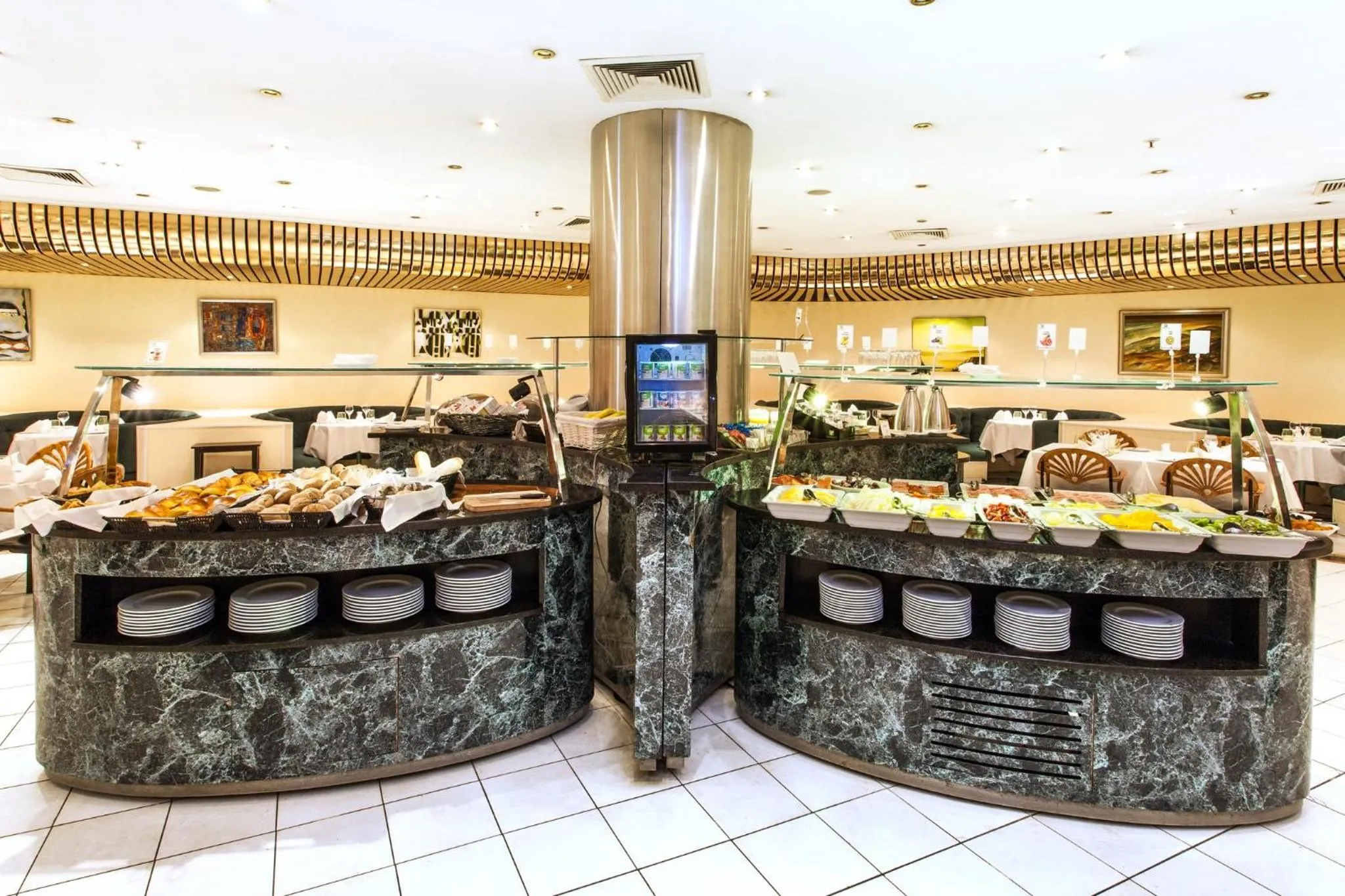 Restaurant/places to eat in Holiday Inn Lisbon-Continental by IHG