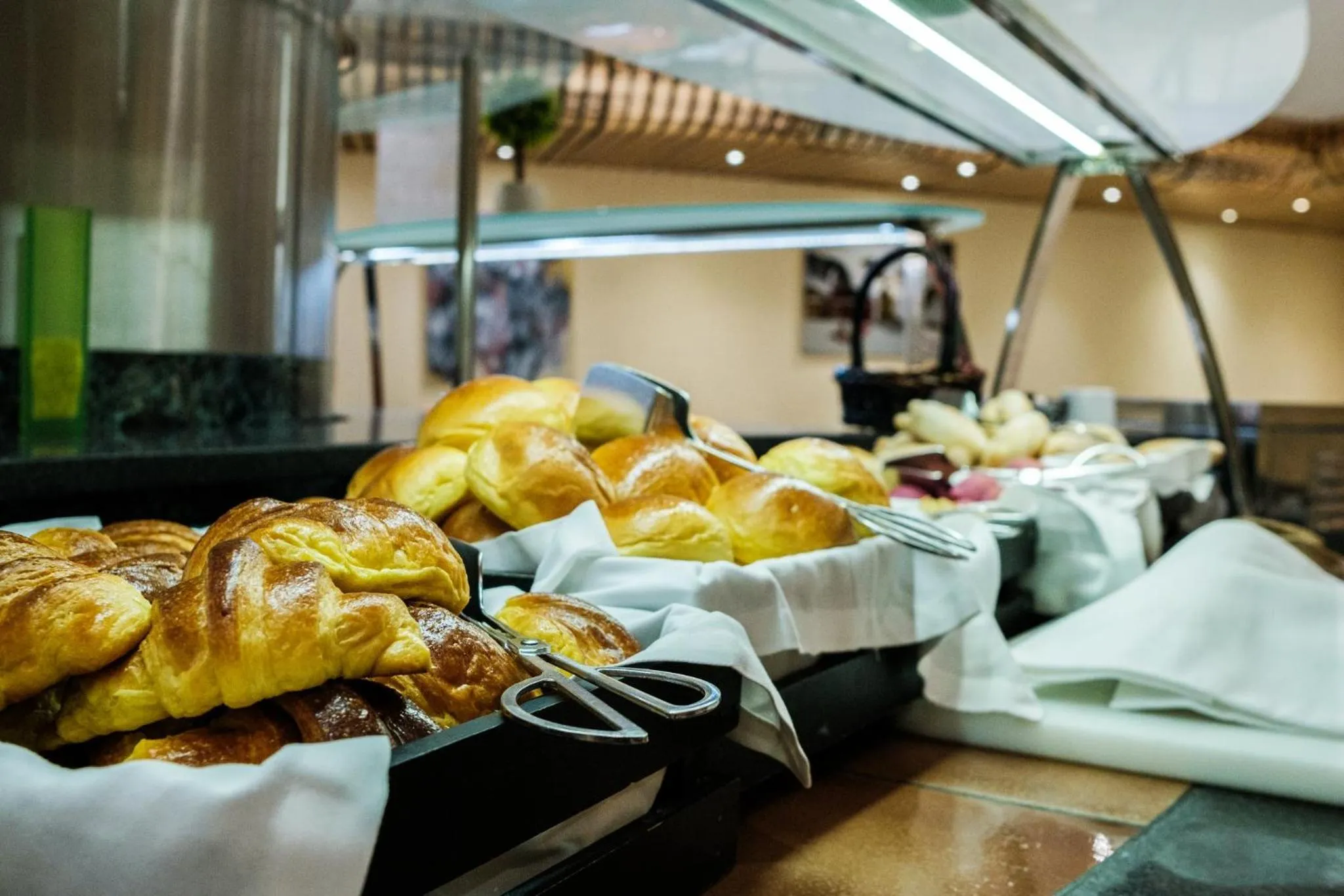 Breakfast in Holiday Inn Lisbon-Continental by IHG