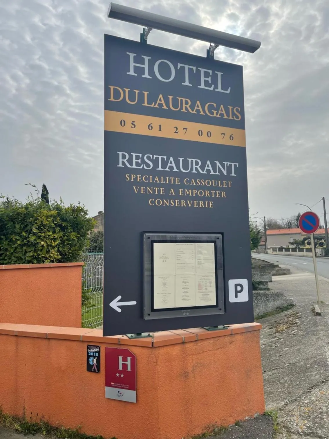 Property logo or sign in Hôtel Restaurant du Lauragais LOGIS DE FRANCE