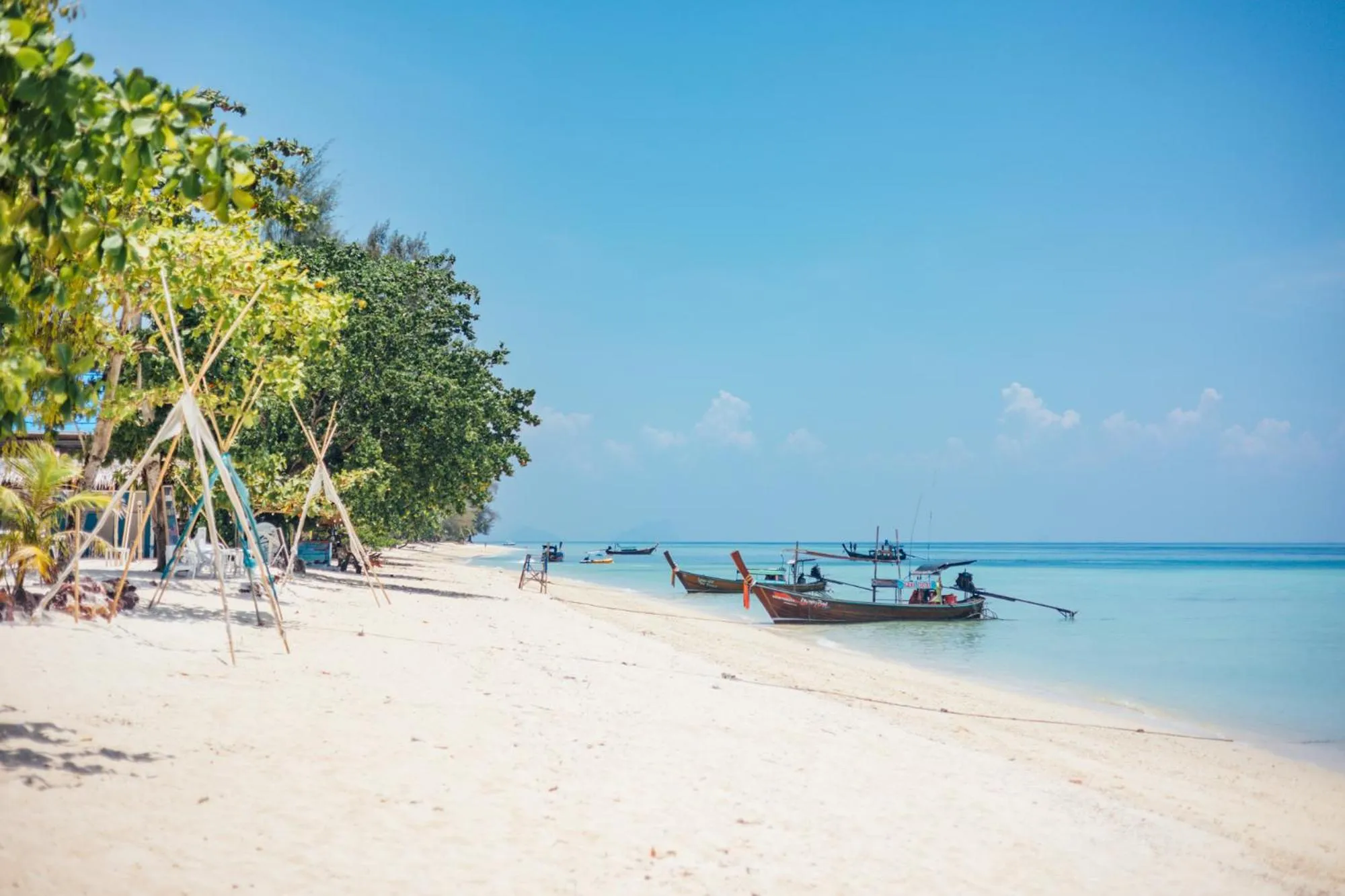 Day in Mayalay Resort-Green Hotel