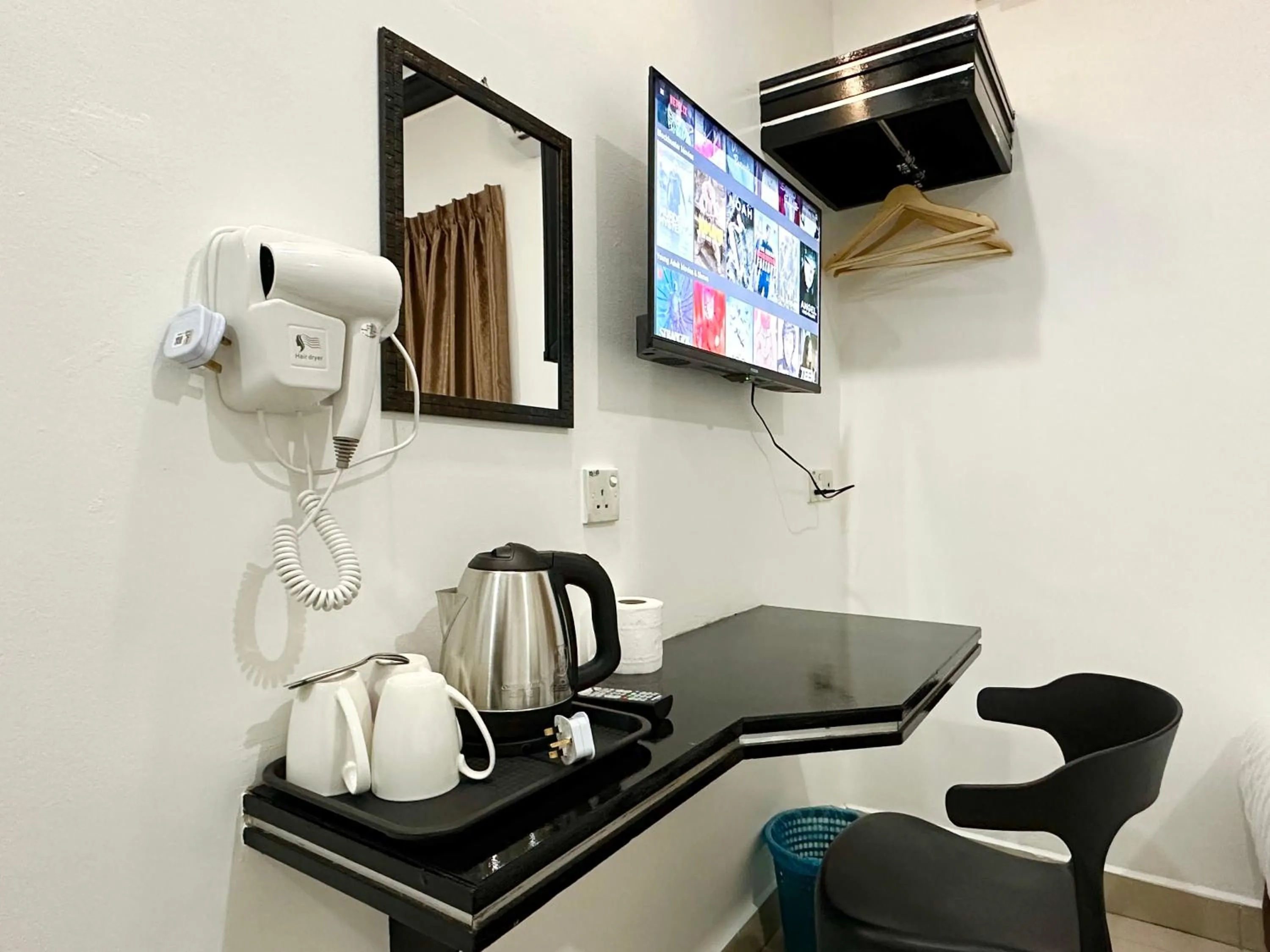 TV and multimedia in Hotel Tourist City Centre by HotSpot Essential