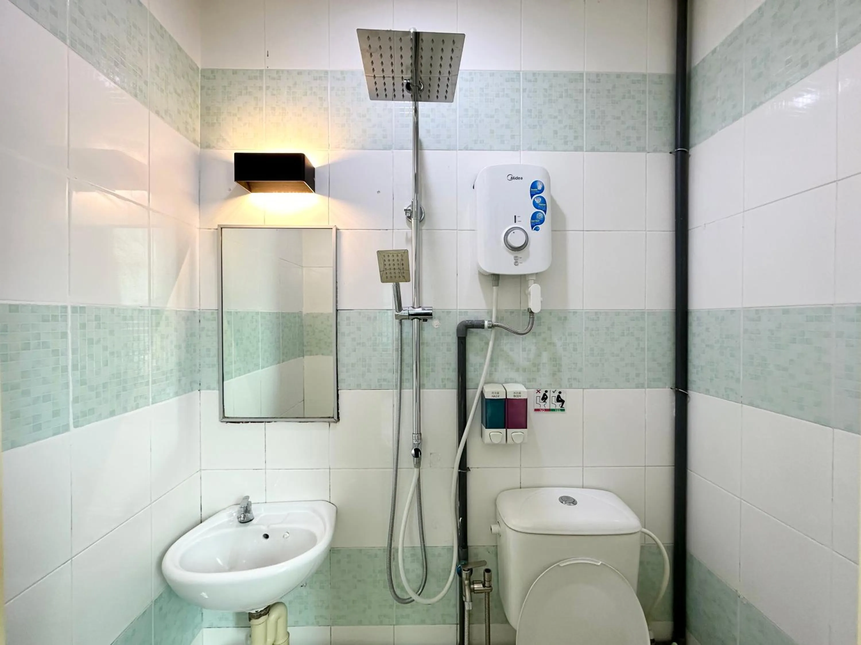 Shower in Hotel Tourist City Centre by HotSpot Essential