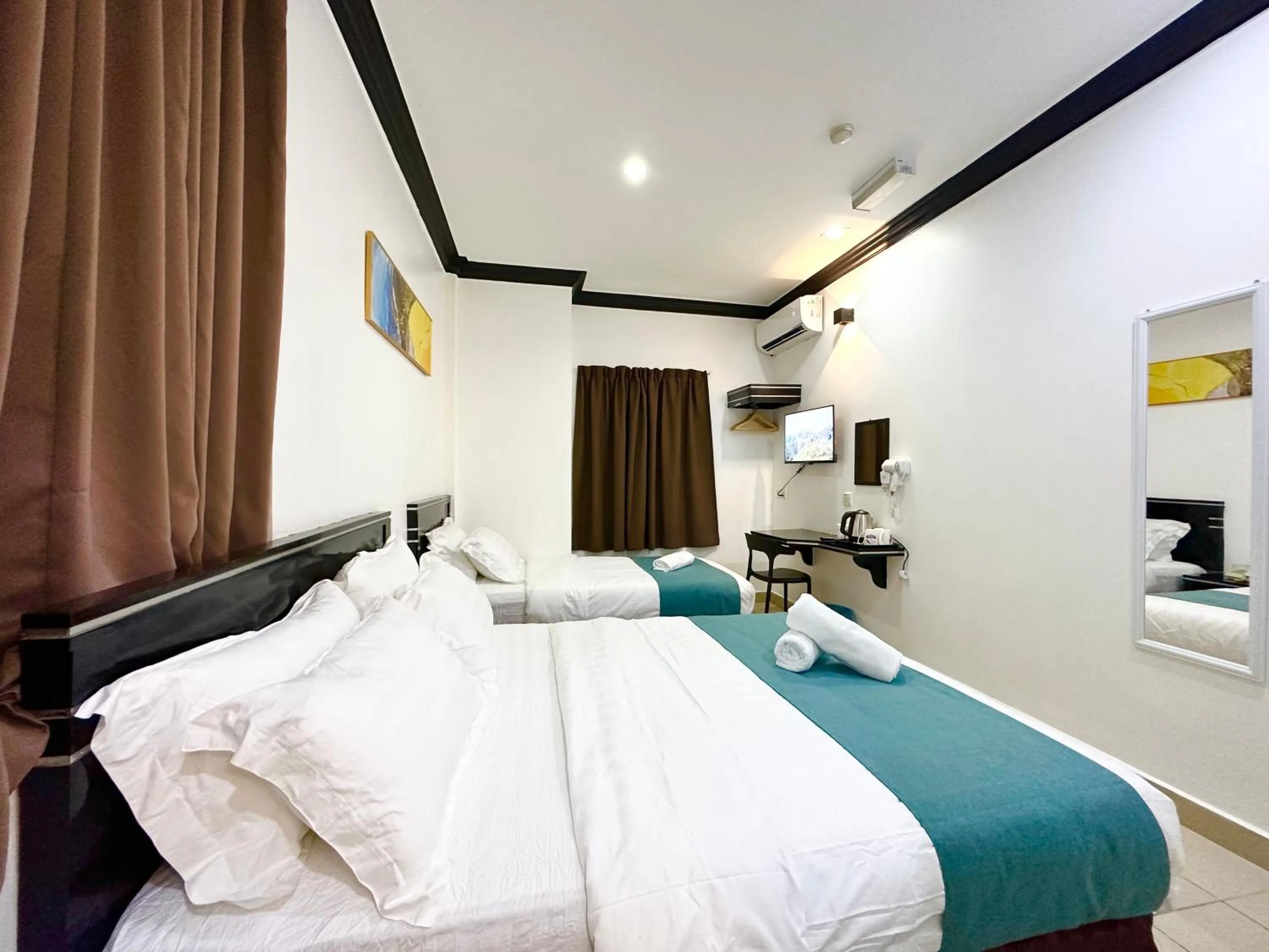 Bed in Hotel Tourist City Centre by HotSpot Essential