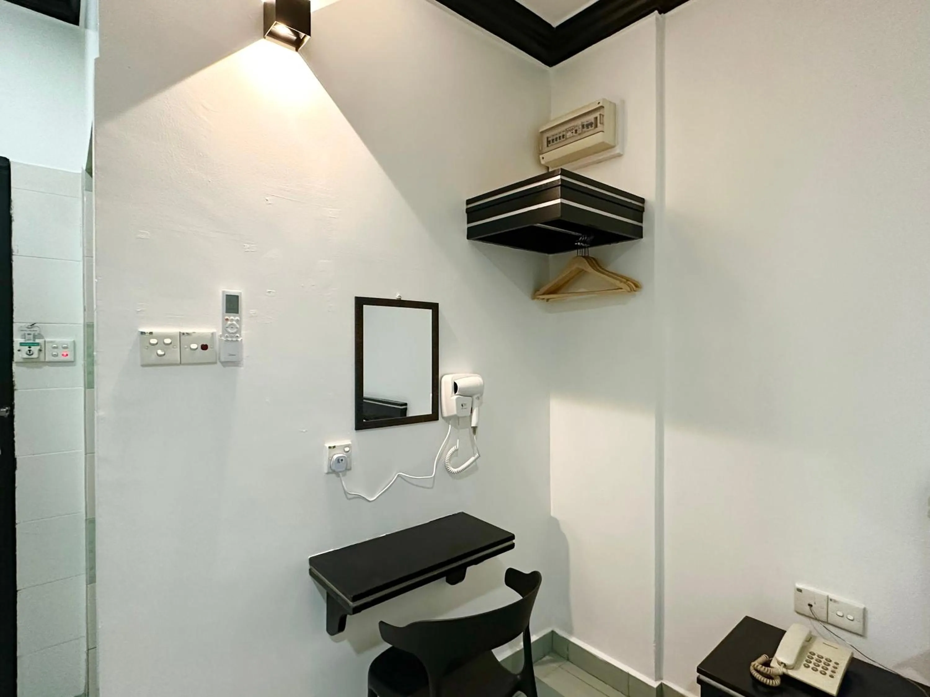 hair dresser in Hotel Tourist City Centre by HotSpot Essential