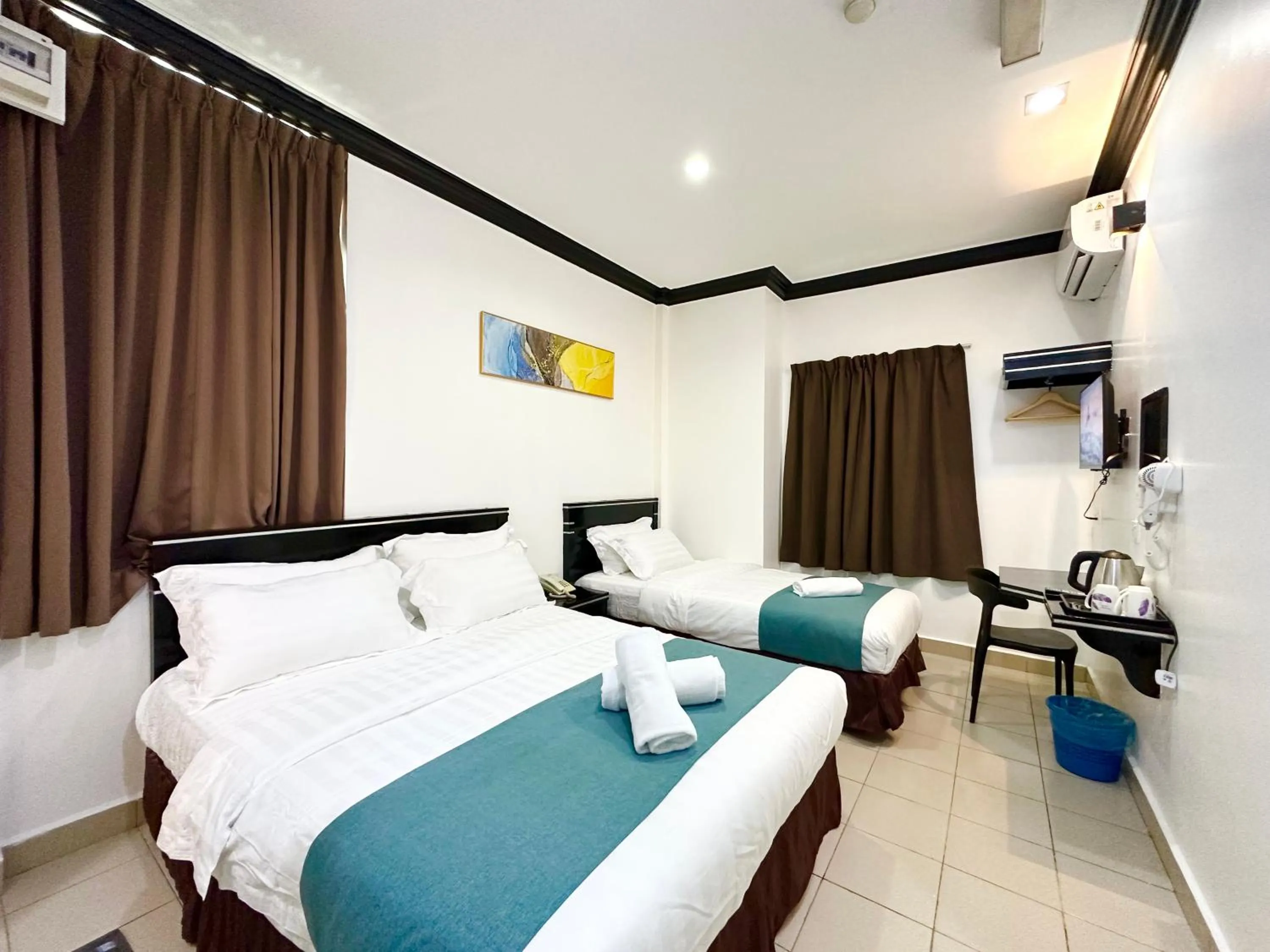 Bed in Hotel Tourist City Centre by HotSpot Essential