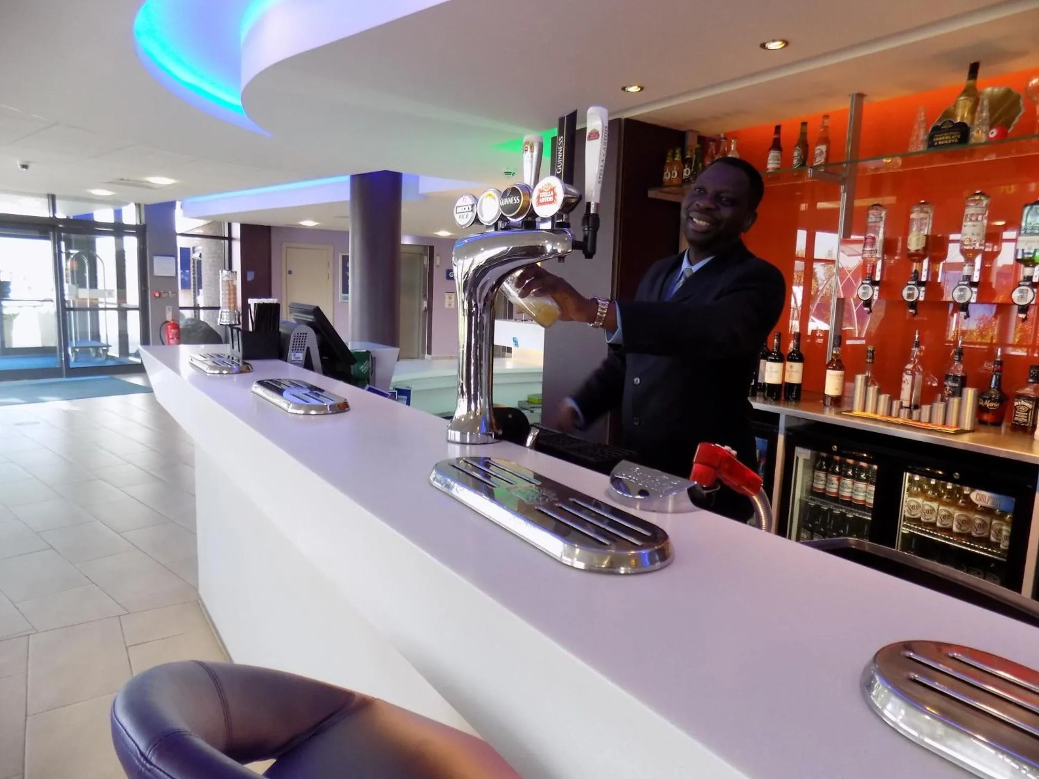 Lounge or bar, Lounge/Bar in Holiday Inn Express Dunstable