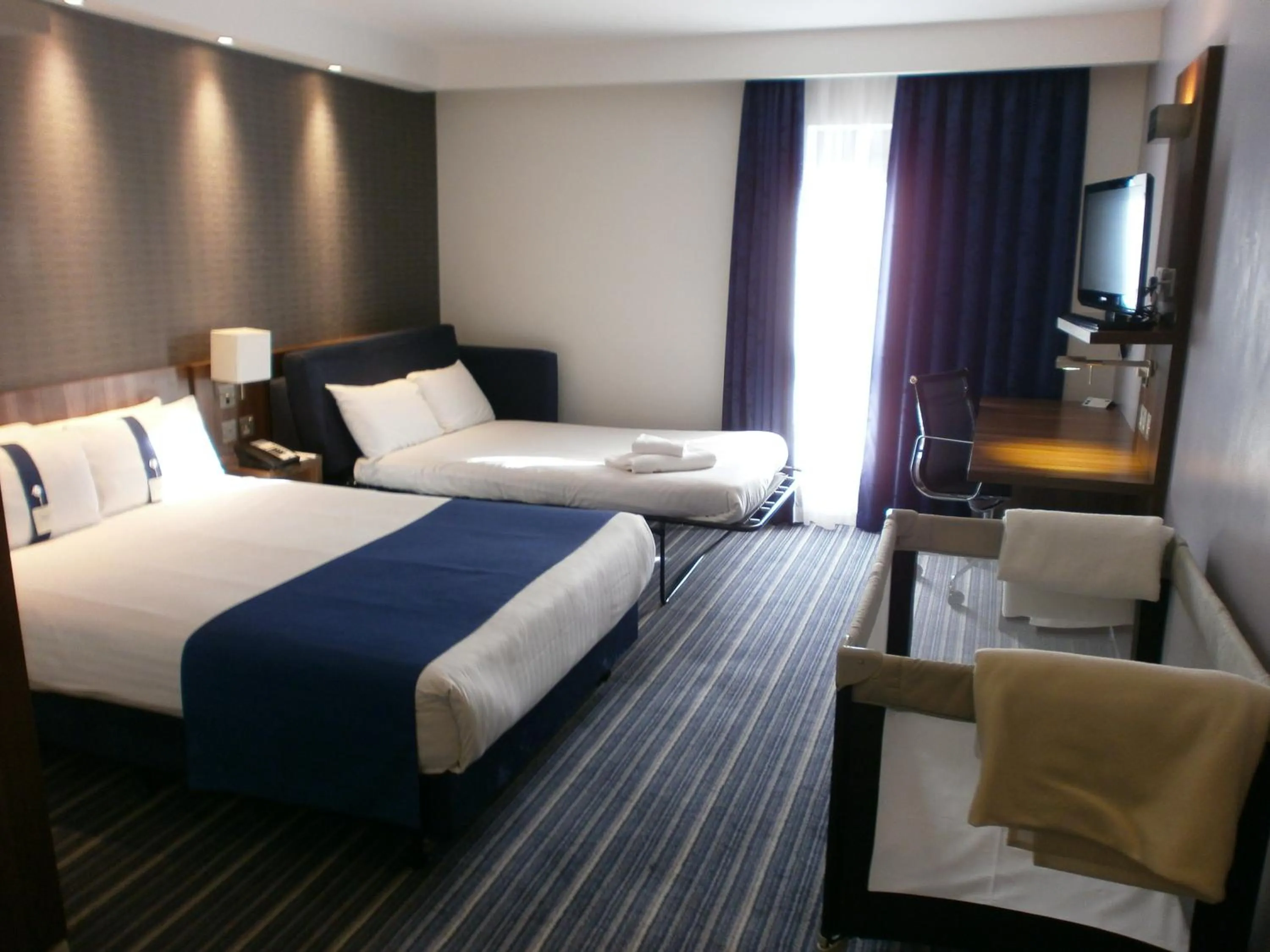 Photo of the whole room in Holiday Inn Express Dunstable