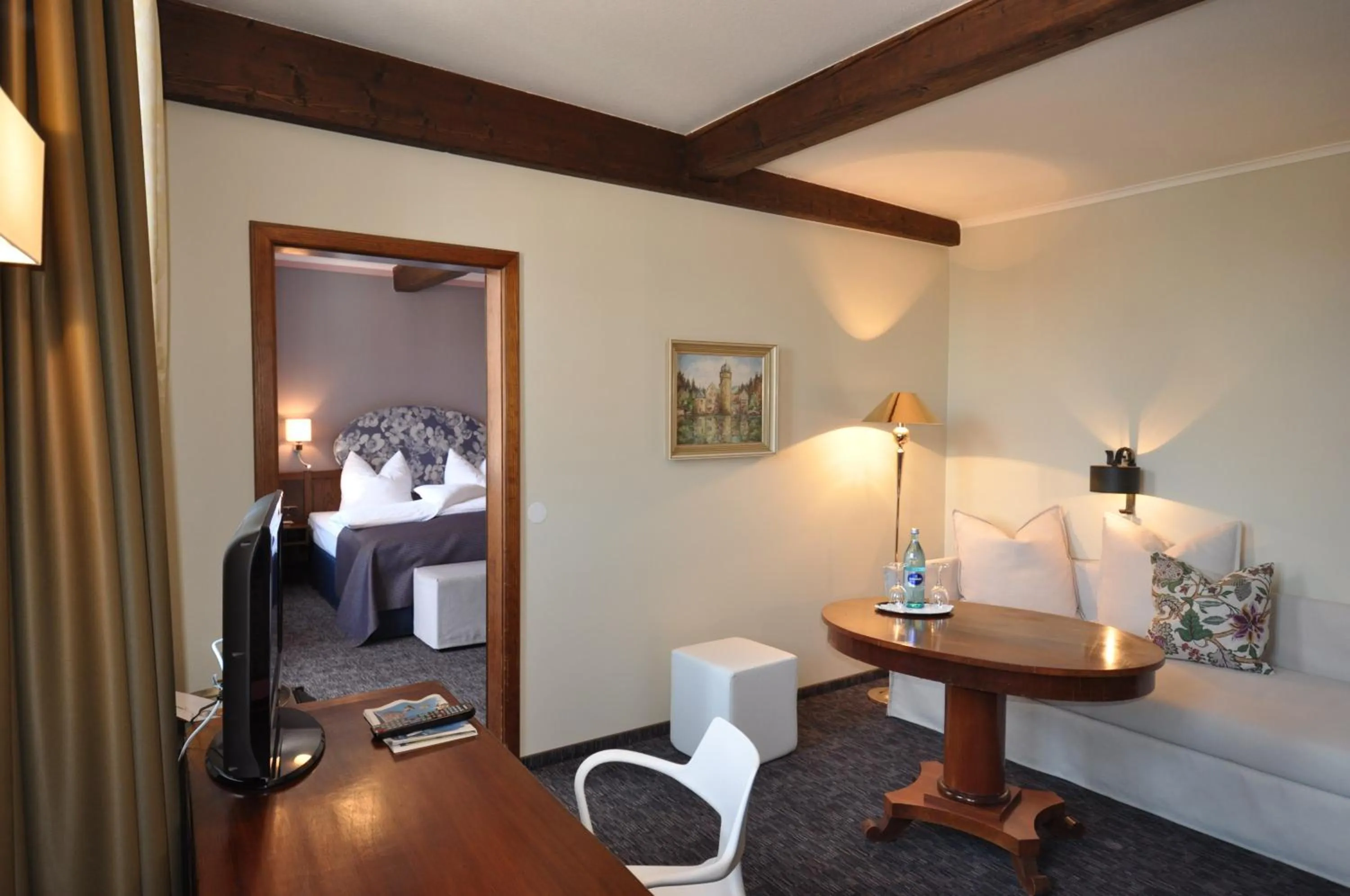 Photo of the whole room, Bed in Hotel Schmuckkästchen