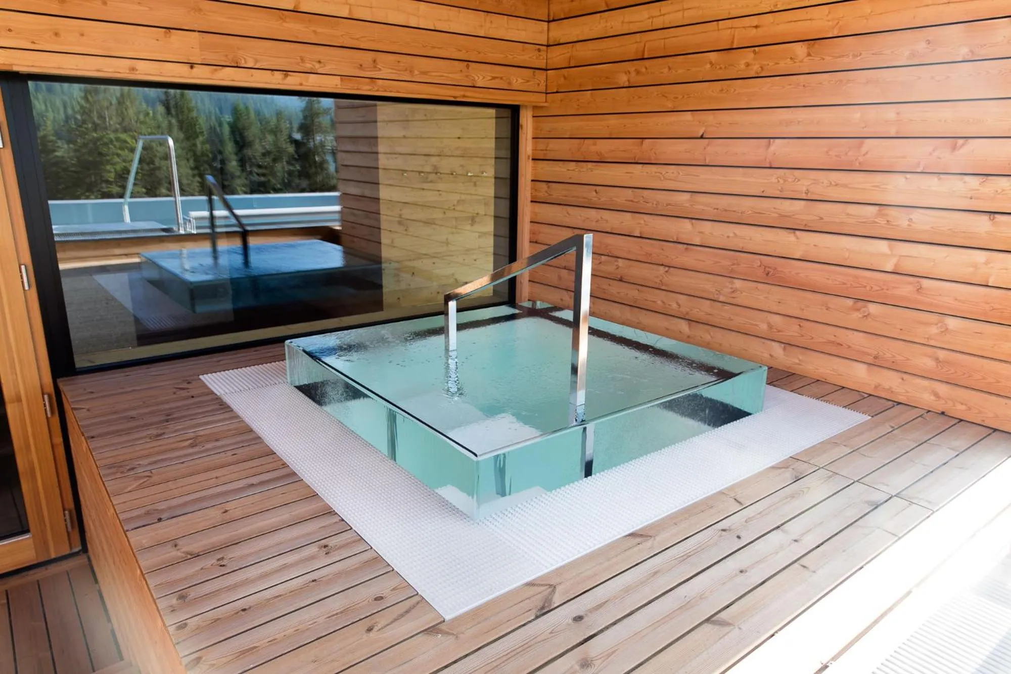 Open Air Bath in Hotel Gran Paradiso