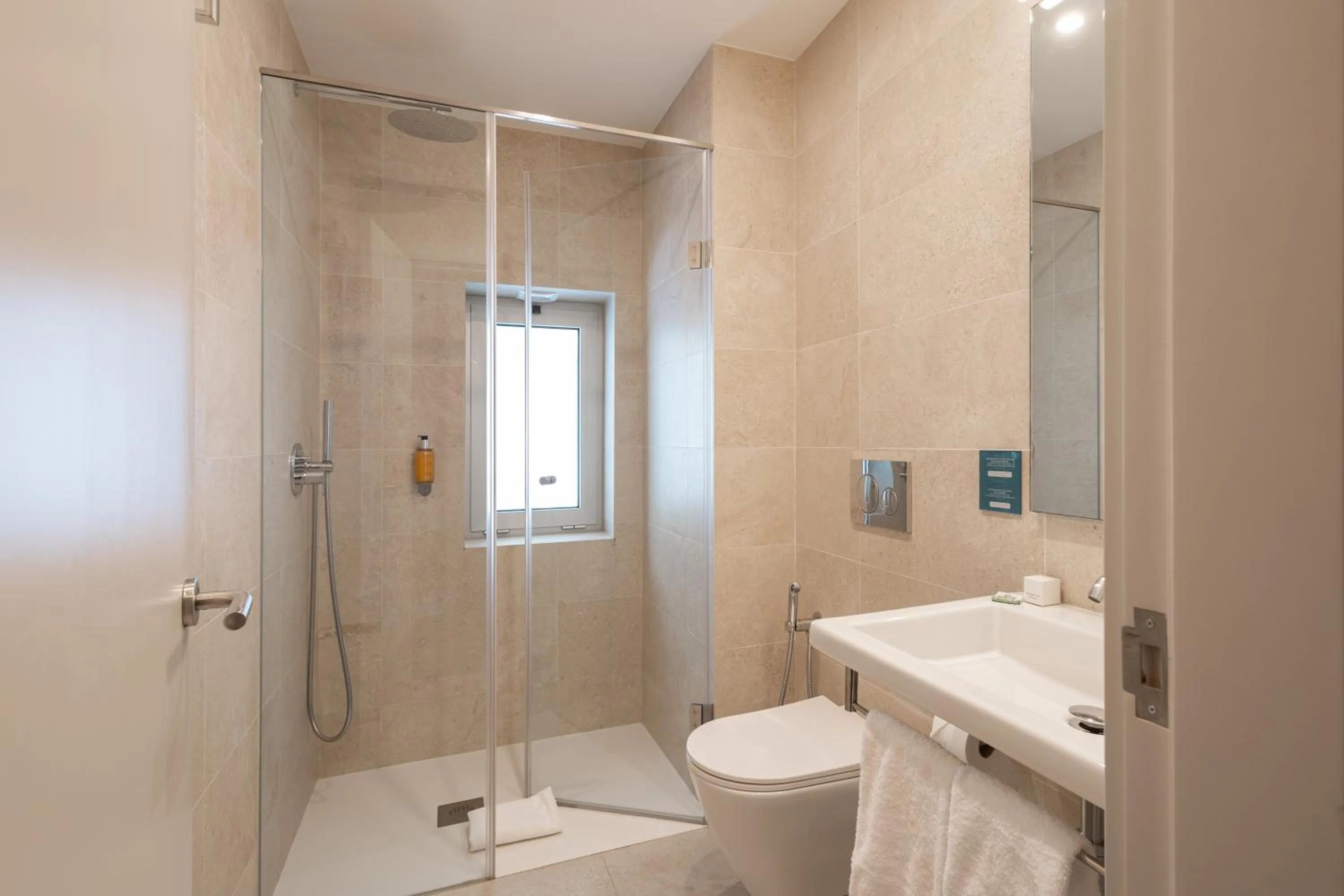 Shower in Hotel Navarras