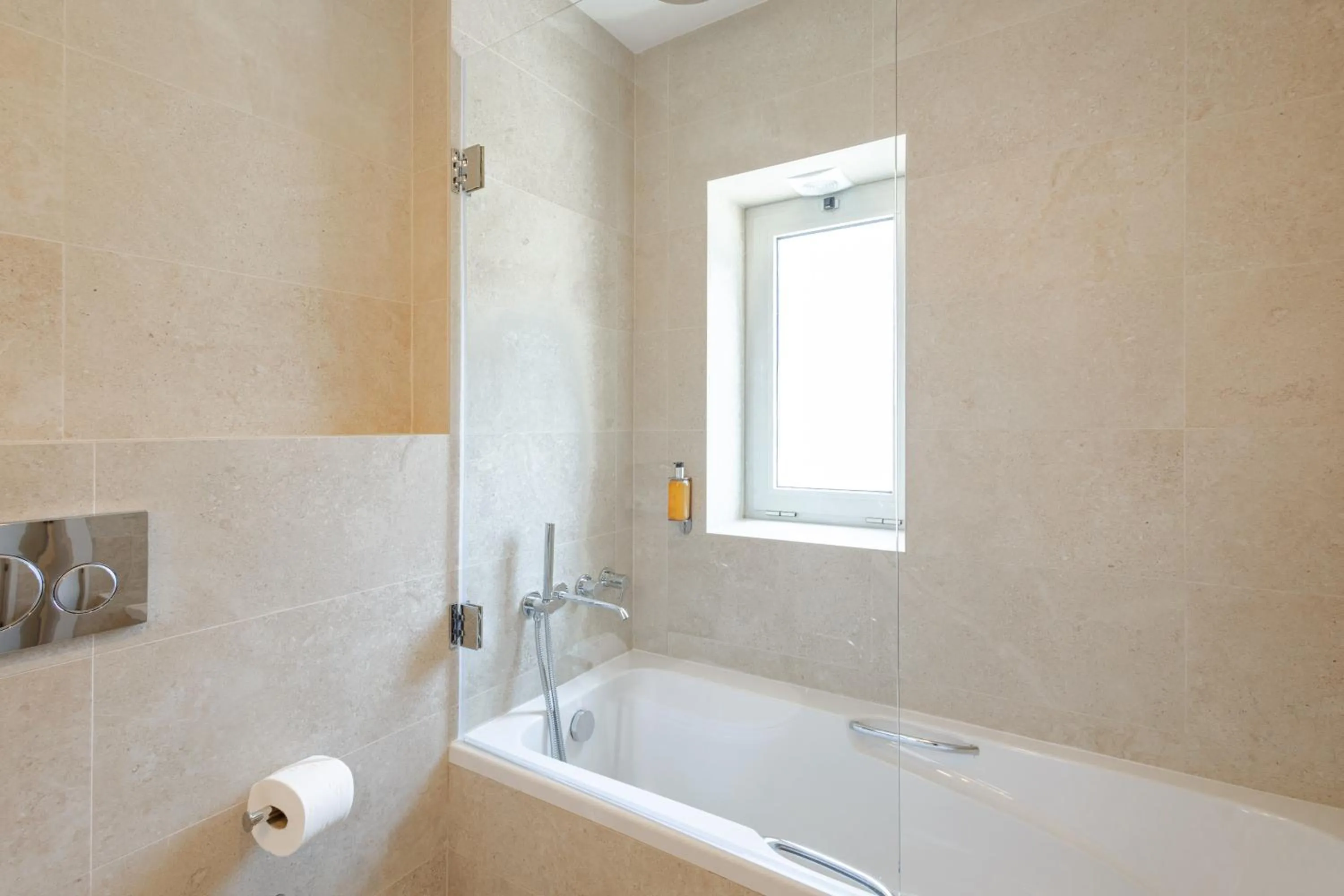 Shower in Hotel Navarras