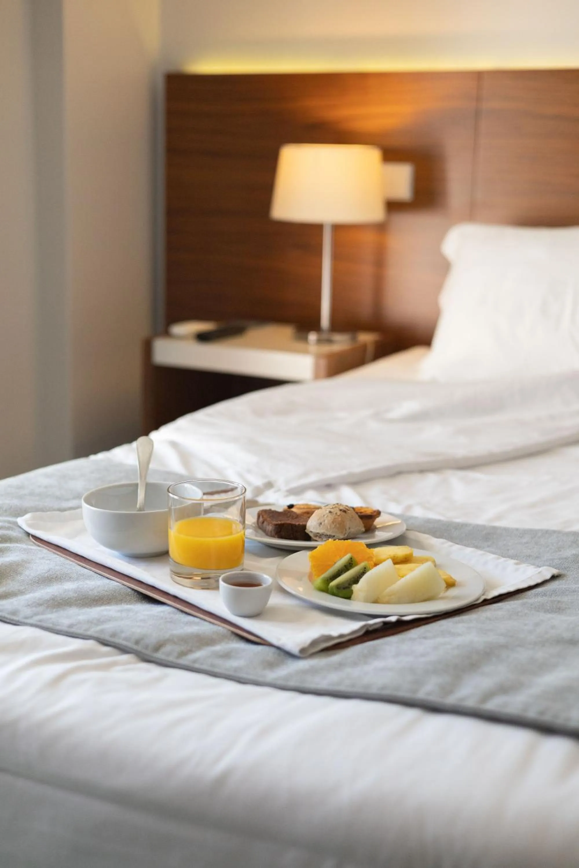 Breakfast, Bed in Hotel Navarras