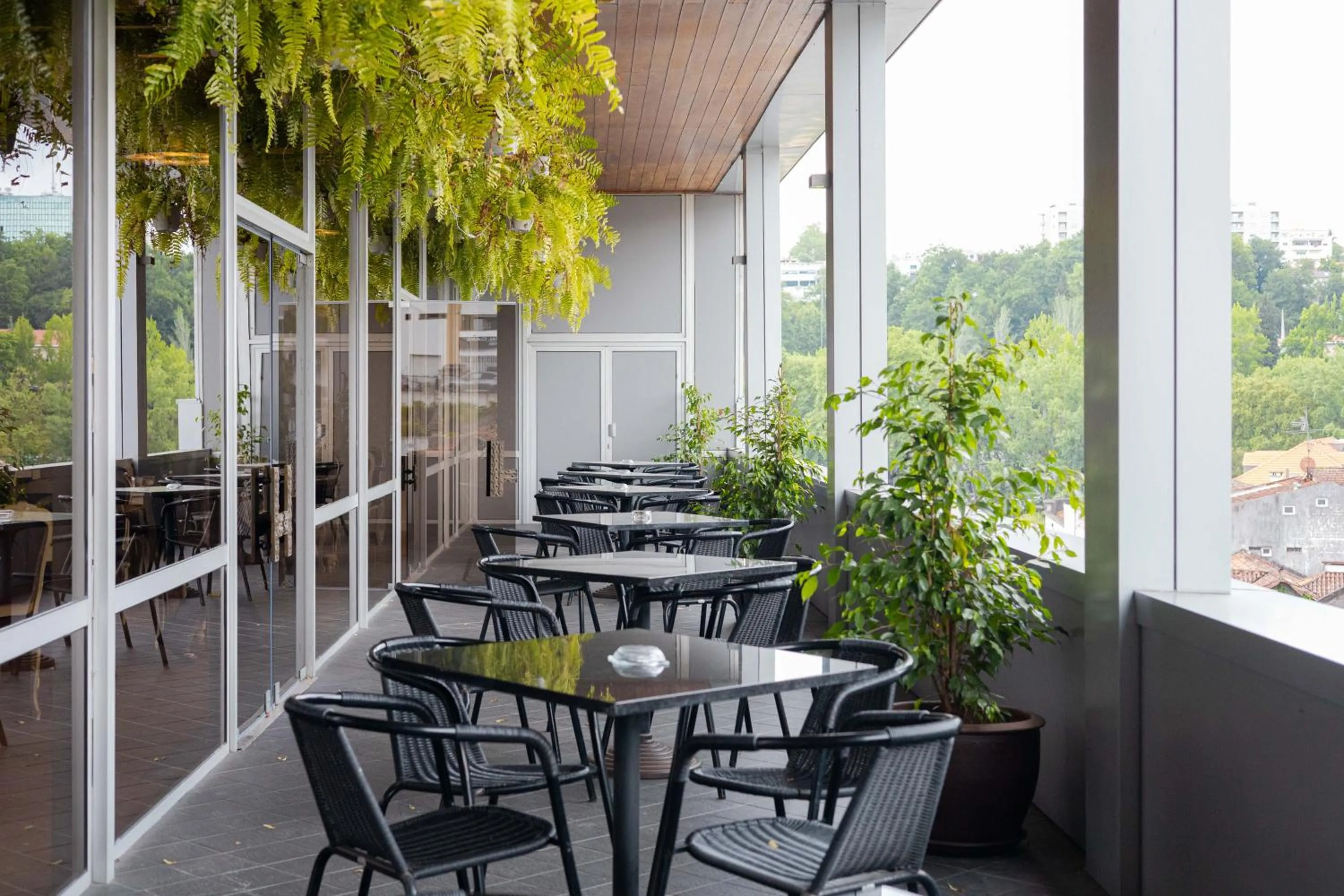 Restaurant/places to eat in Hotel Navarras