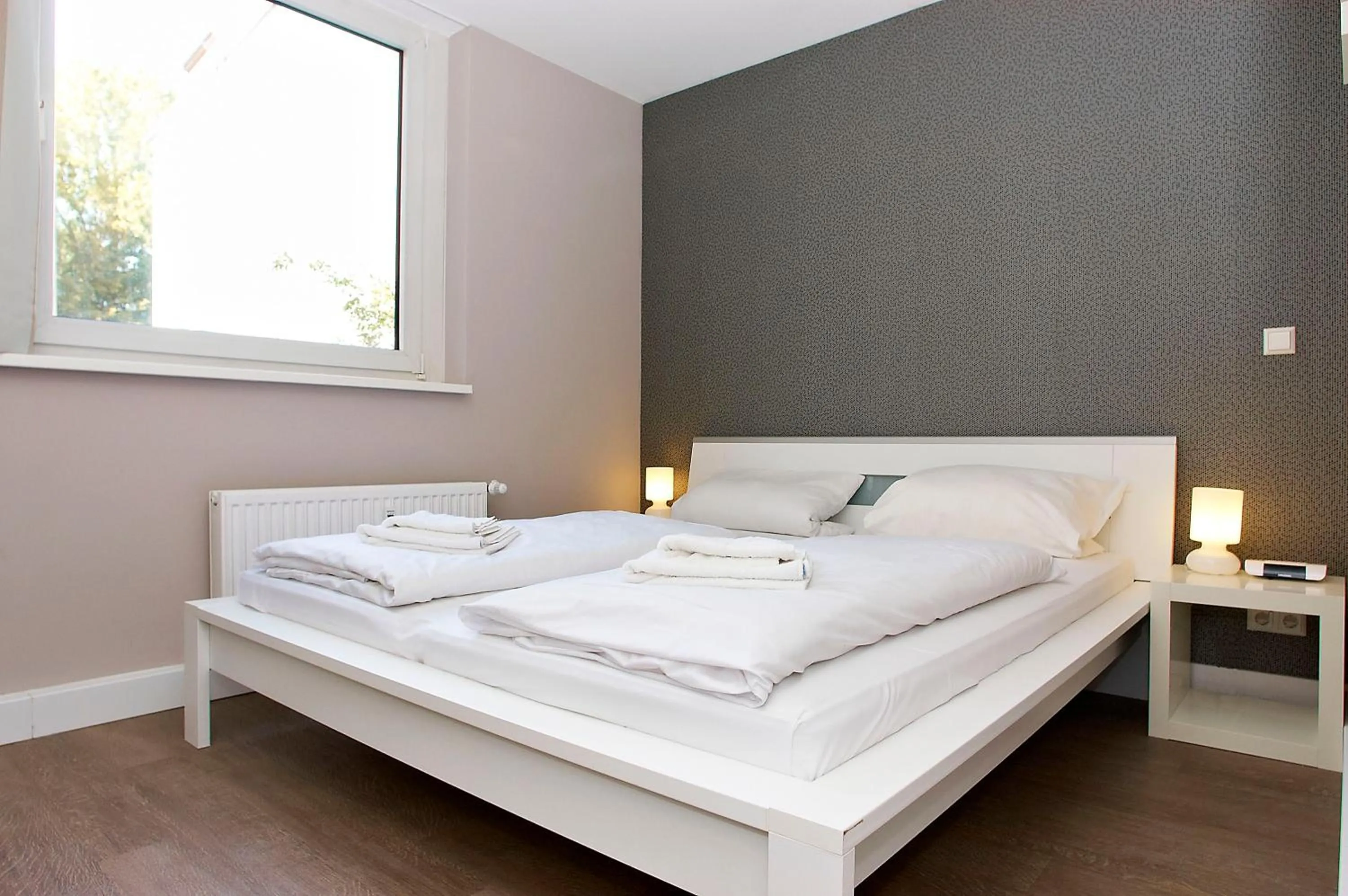 Bedroom, Bed in Apartmenthouse Berlin - Am Görlitzer Park