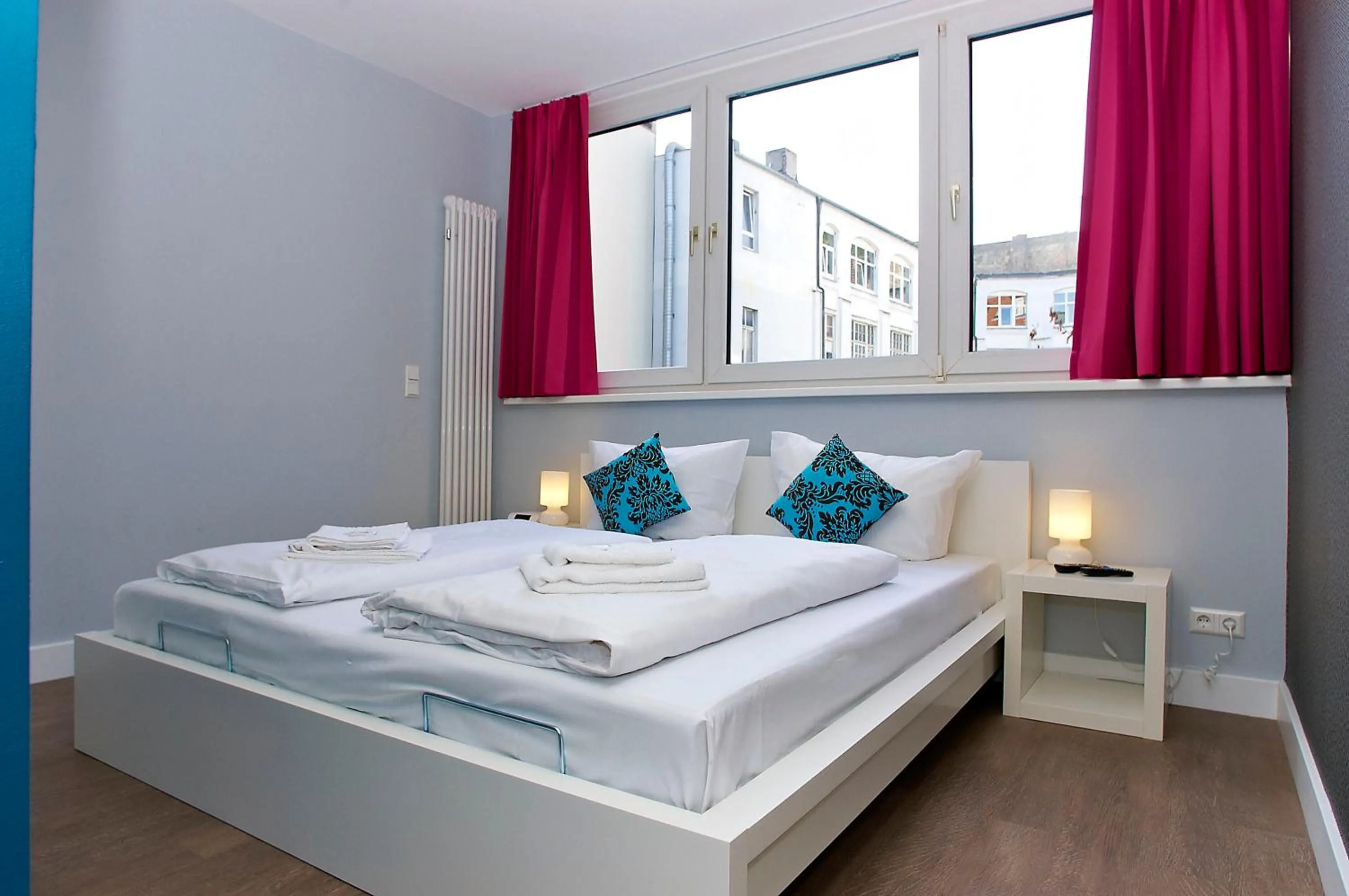 Bedroom, Bed in Apartmenthouse Berlin - Am Görlitzer Park