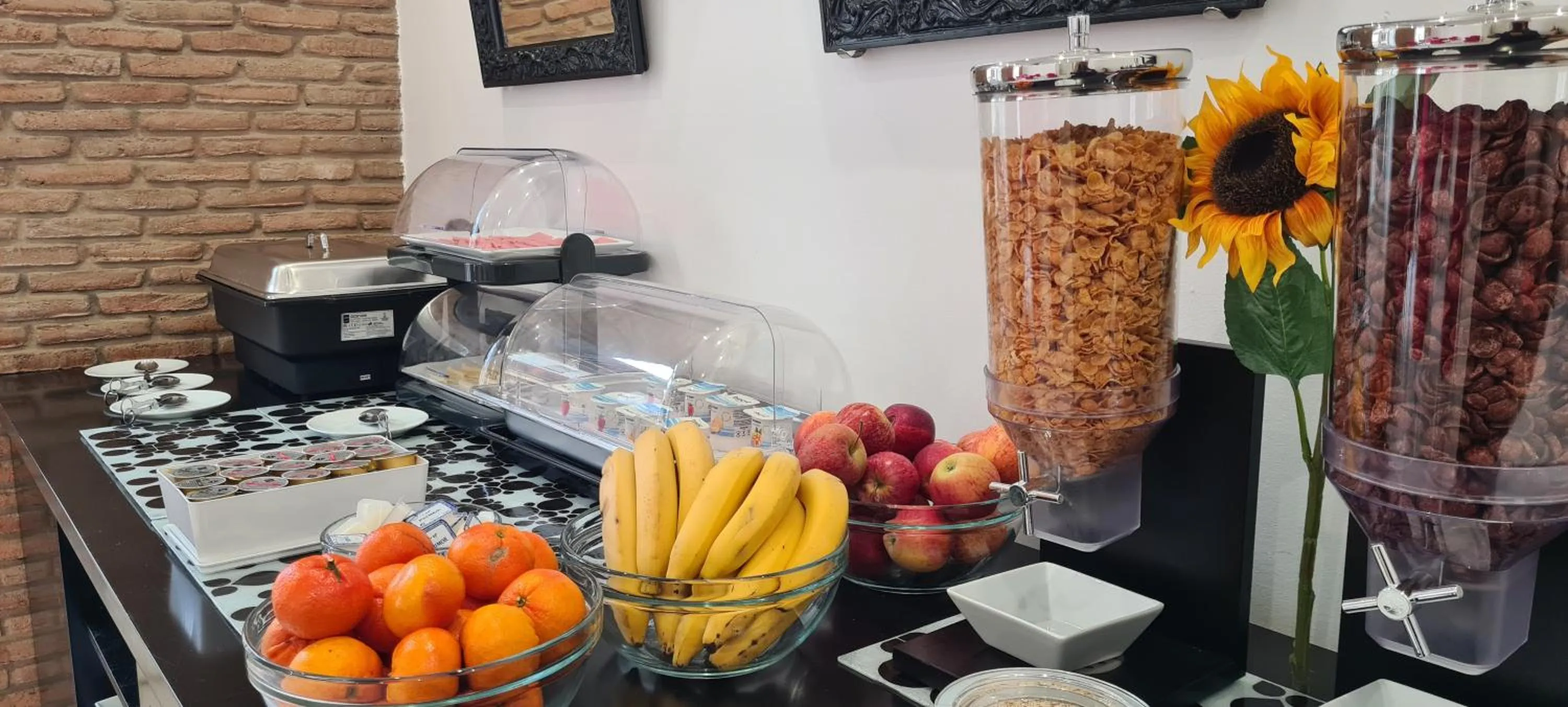 Breakfast in Albufeira Beach Hotel by Kavia