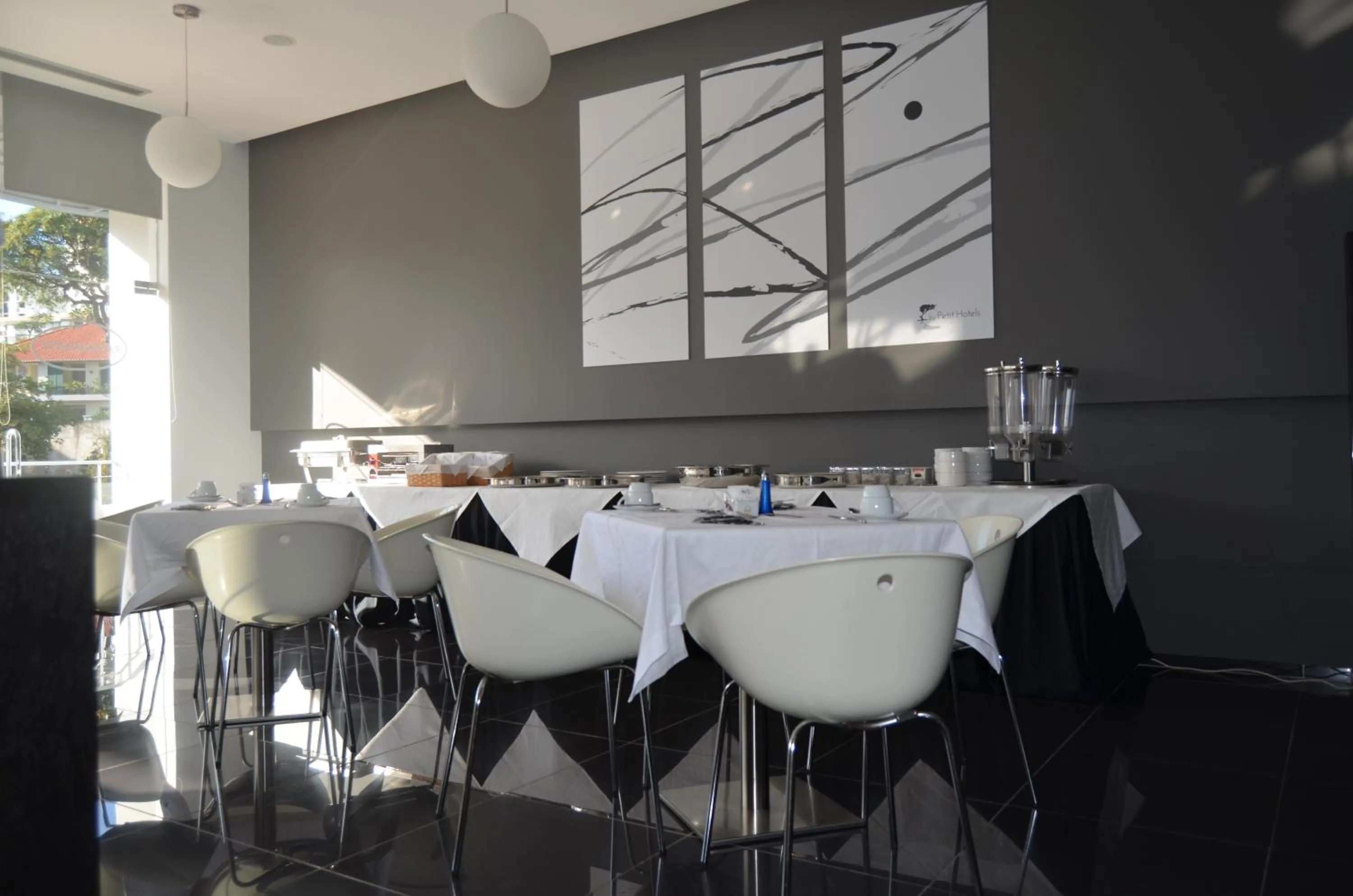 Restaurant/places to eat in Madeira Bright Star by Petit Hotels