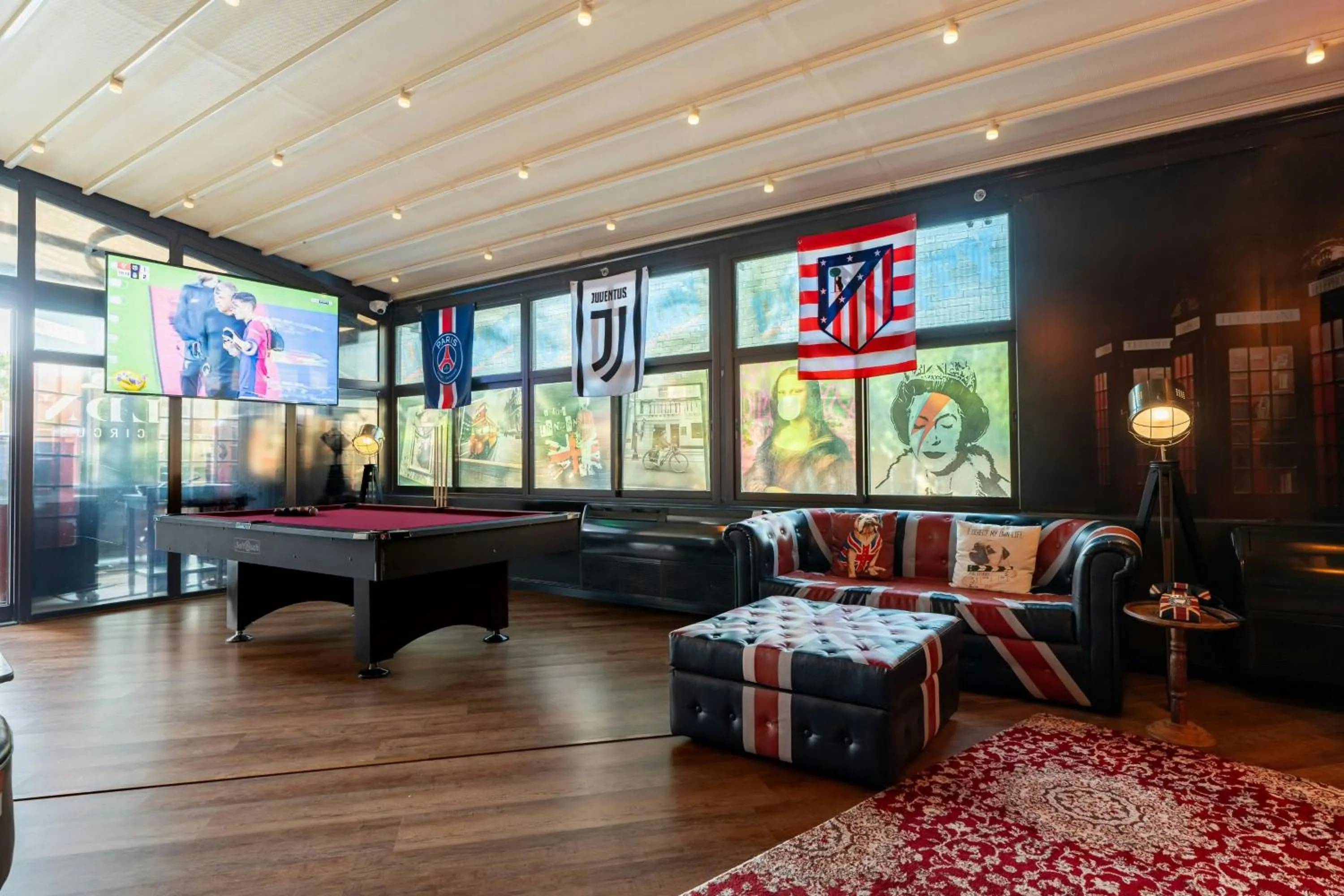 Restaurant/places to eat in Courtyard by Marriott Riyadh Diplomatic Quarter