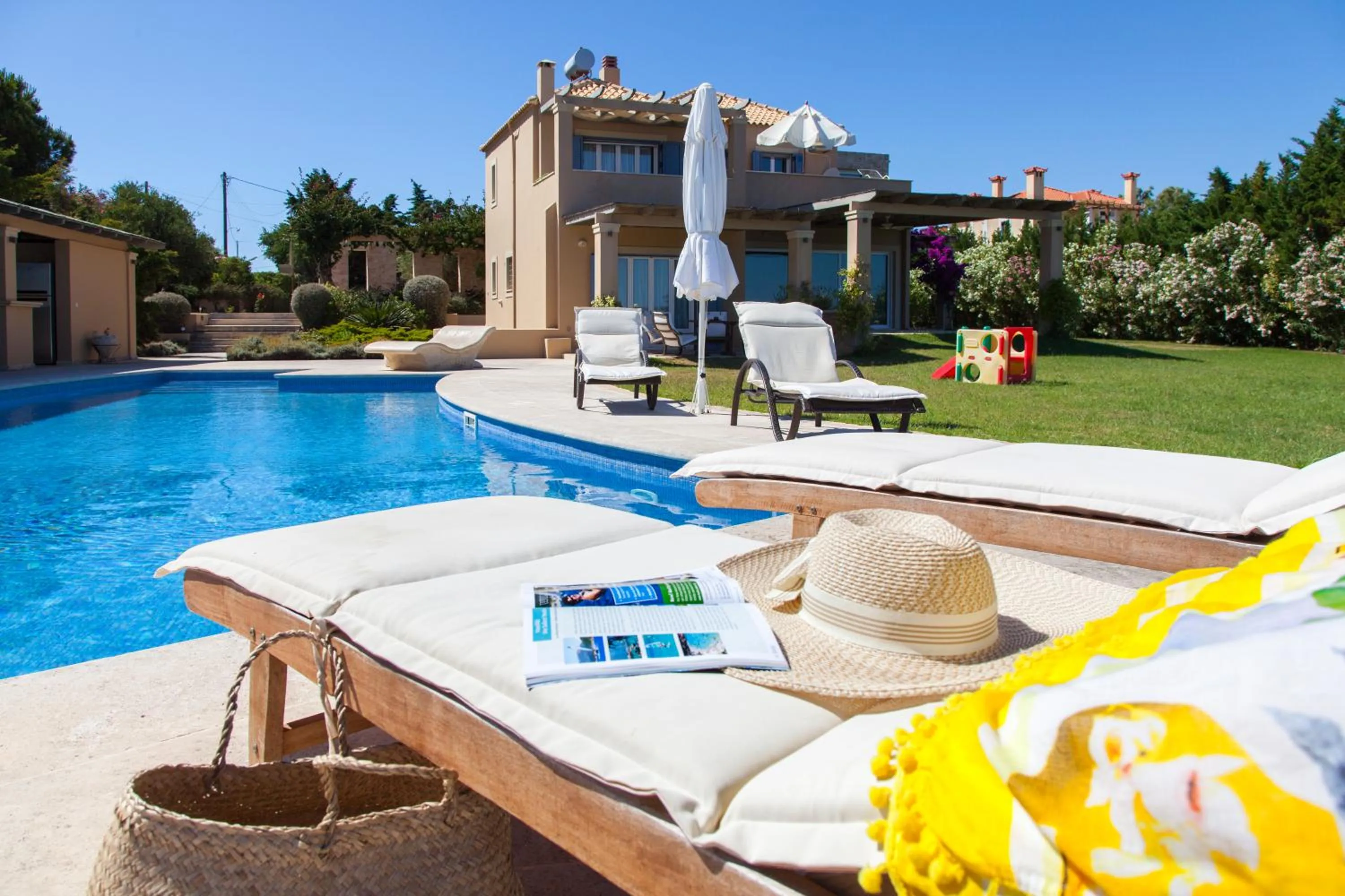 Swimming pool in Monambeles Villas