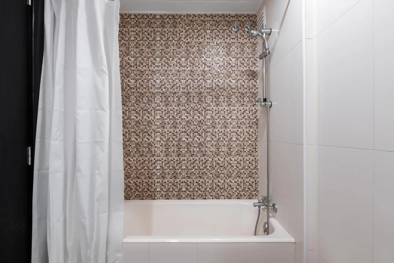 Photo of the whole room in Exe Praia Golfe