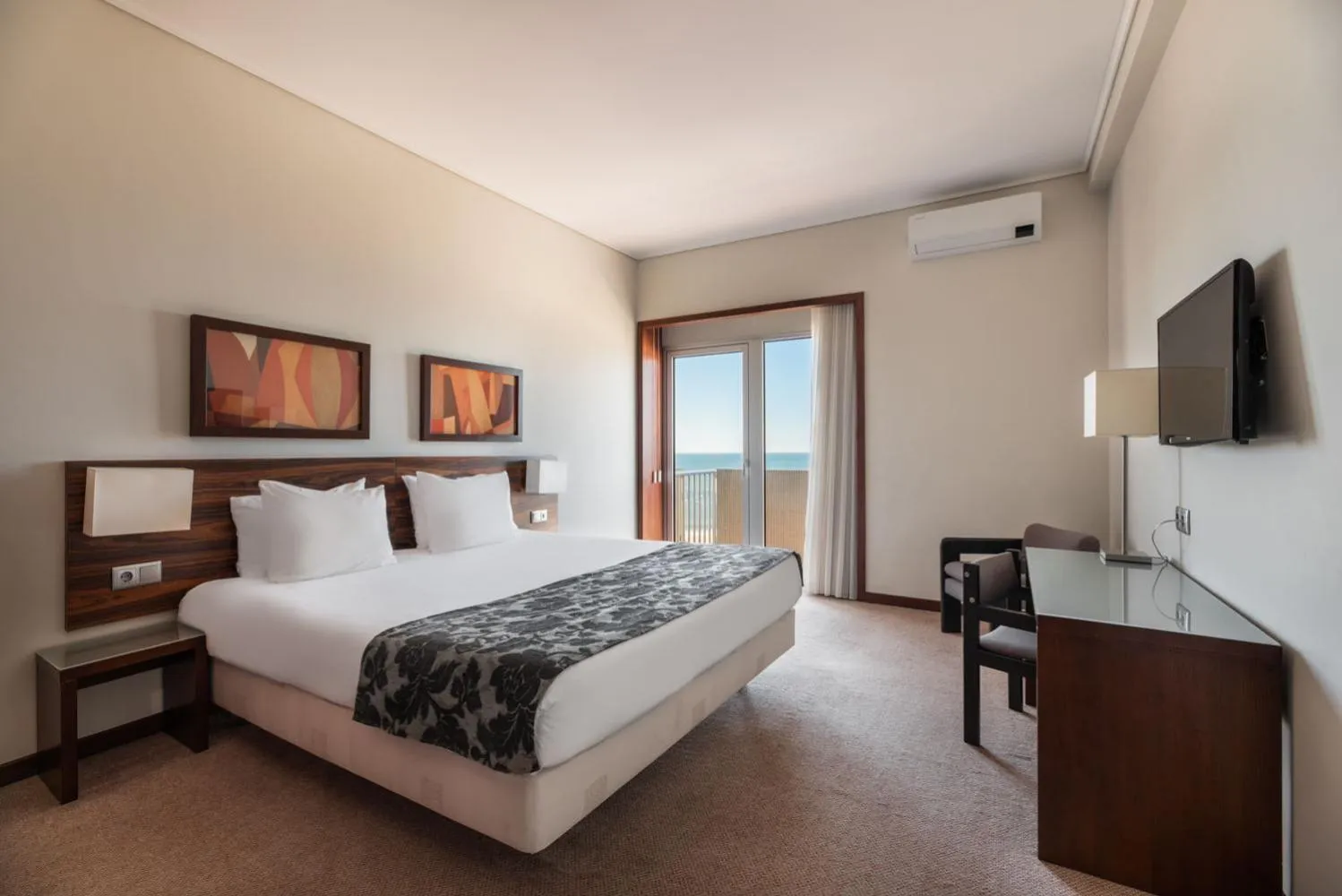 Photo of the whole room, Bed in Exe Praia Golfe