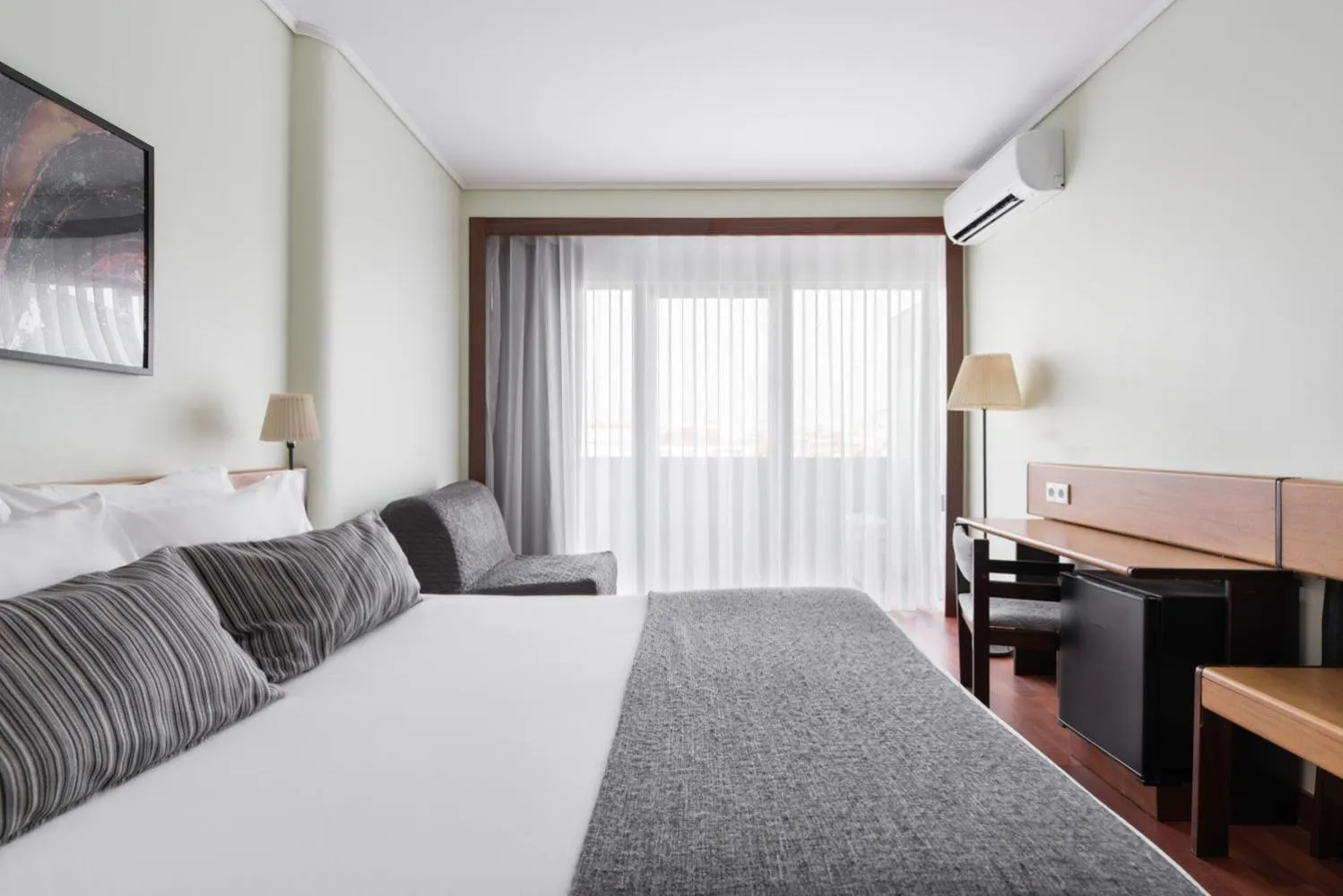 Photo of the whole room, Bed in Exe Praia Golfe