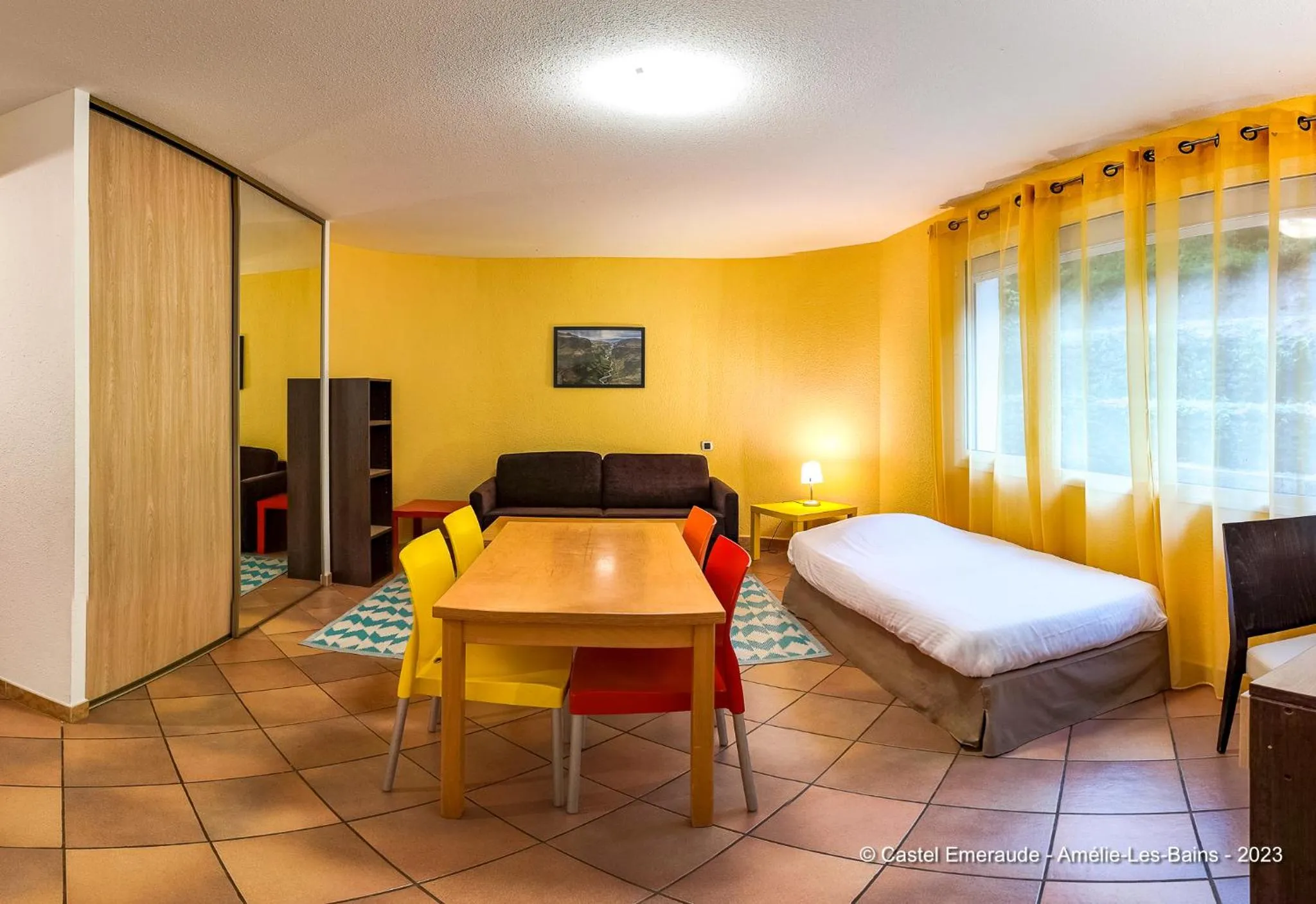 Bed in Appart'Hotel Castel Emeraude, Charme et Caractère