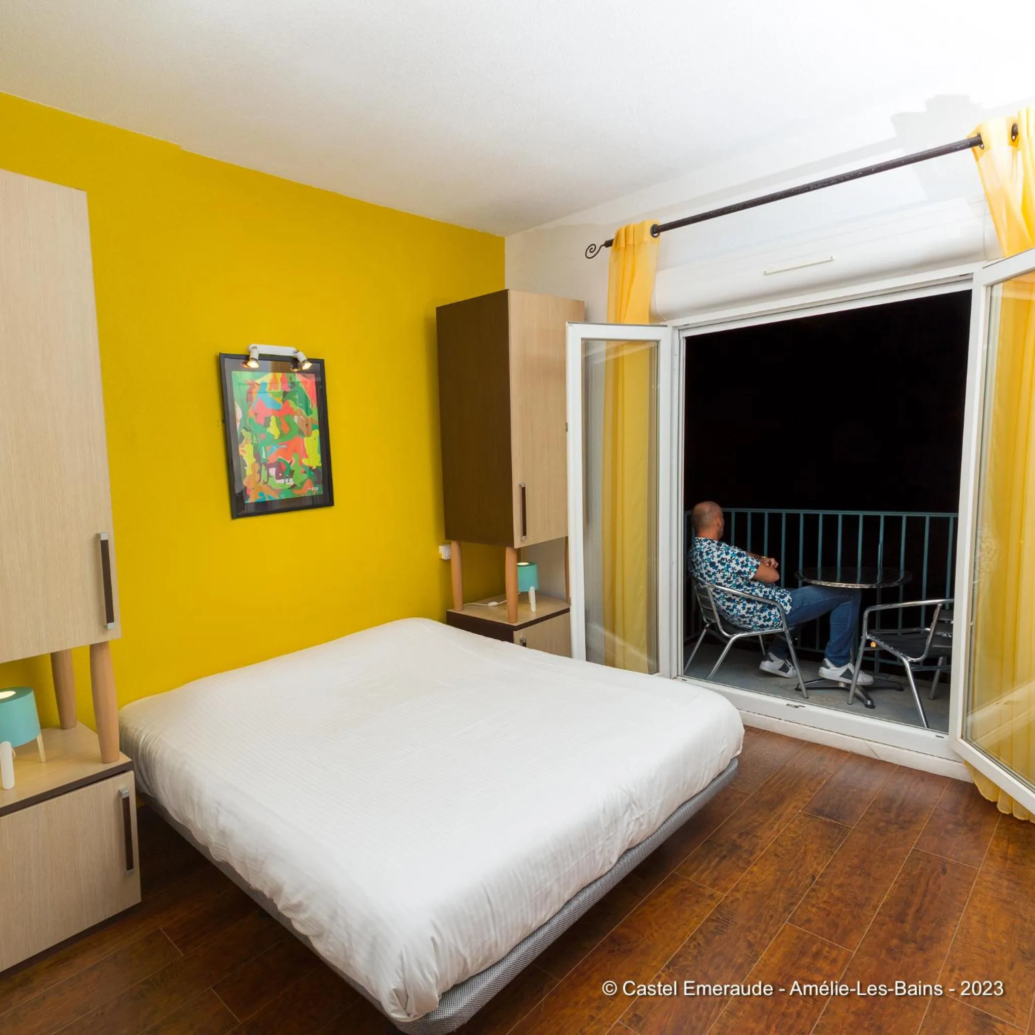 View (from property/room), Bed in Appart'Hotel Castel Emeraude, Charme et Caractère