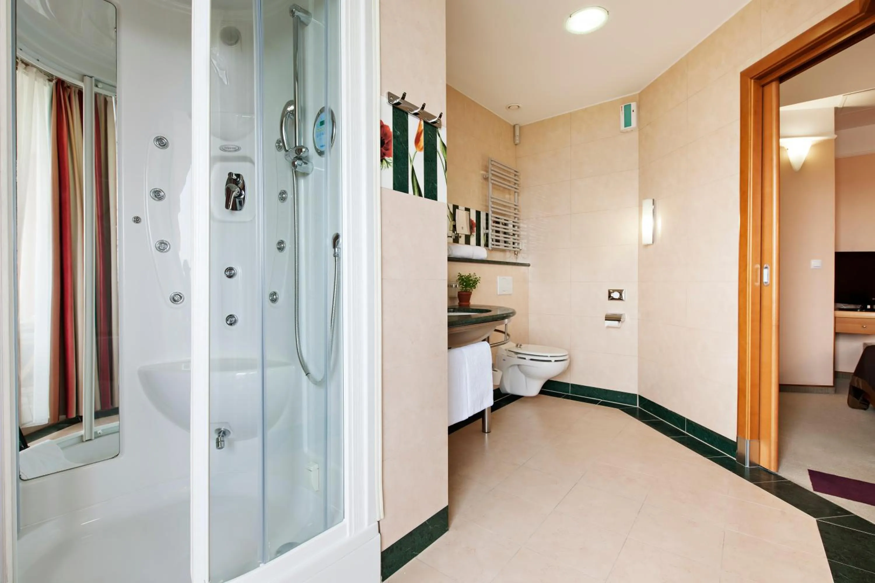 Bathroom in Hotel Livada Prestige - Terme 3000 - Sava Hotels & Resorts