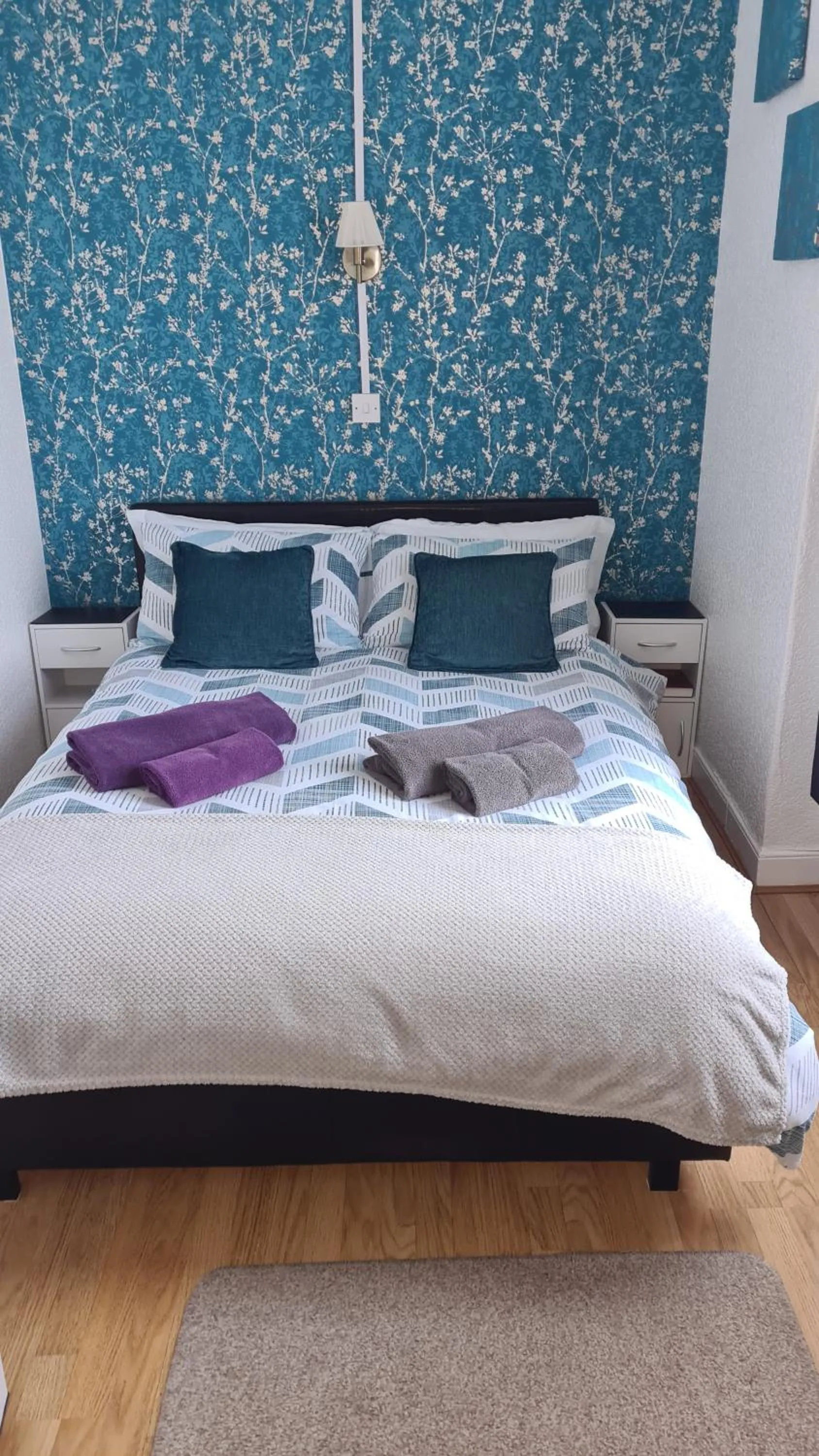 Bed in Sunnyside Hotel