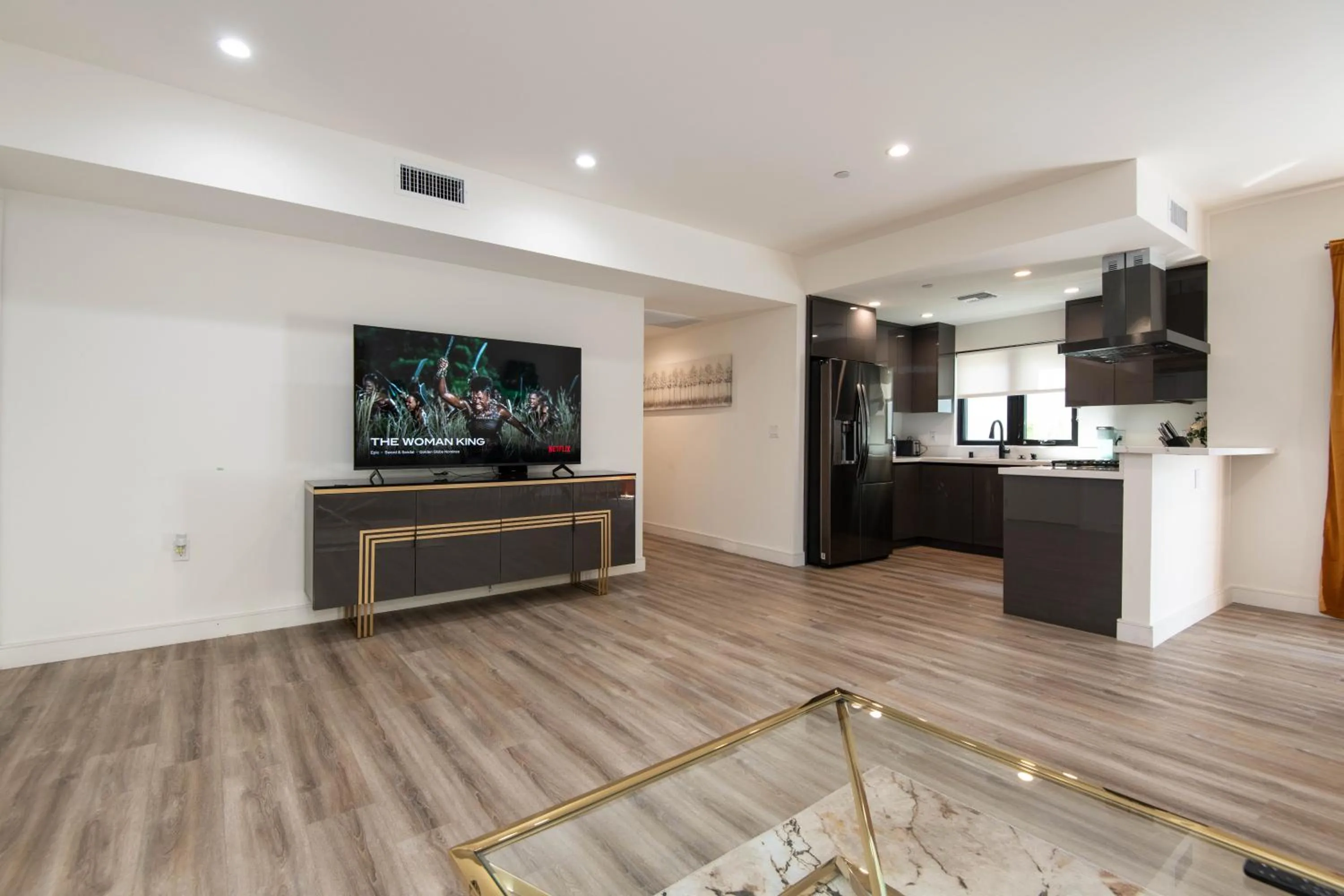 Regency Modern Apartments