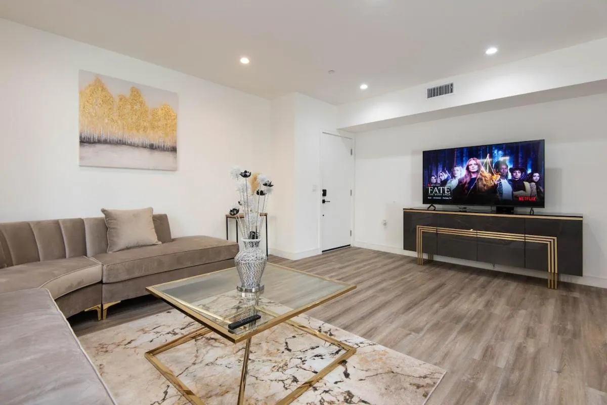 Regency Modern Apartments