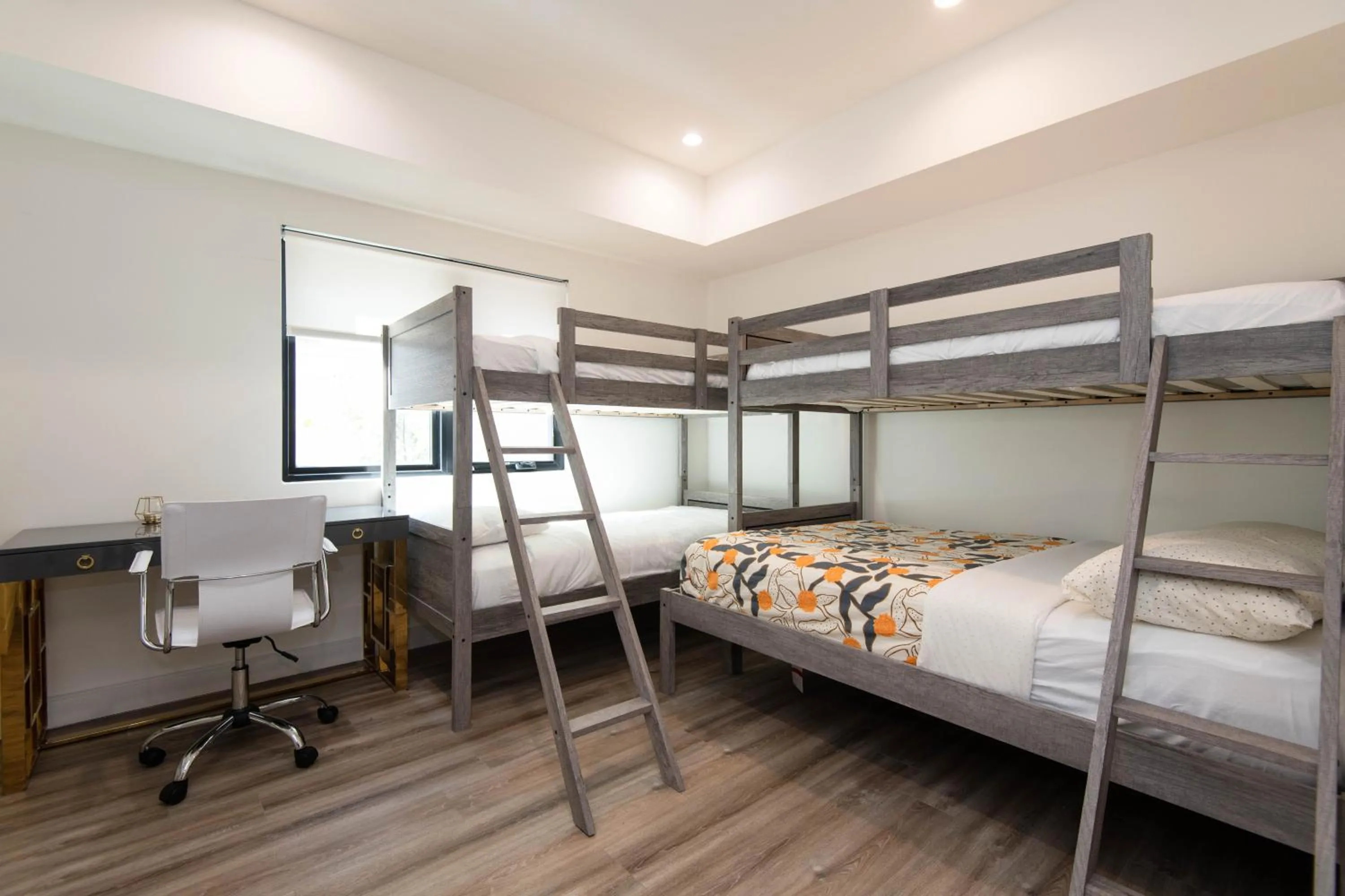 Bed in Regency Modern Apartments