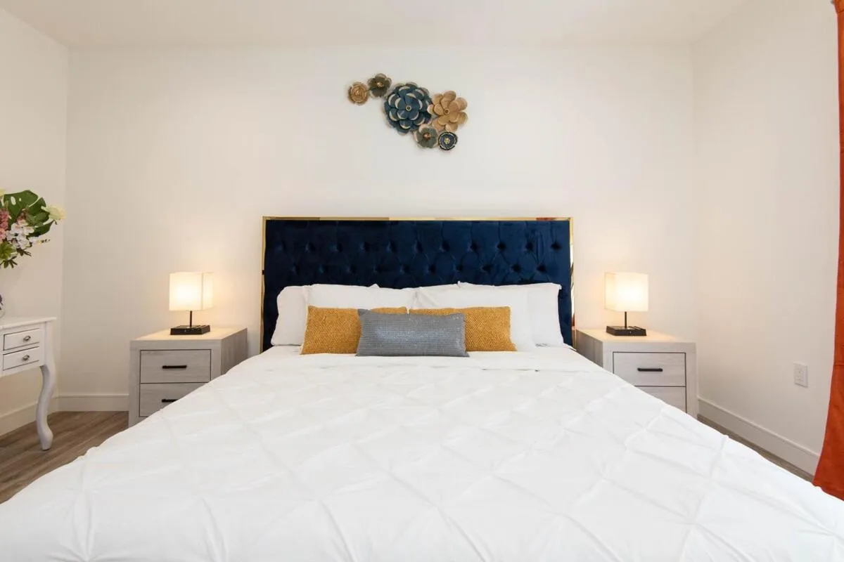 Photo of the whole room, Bed in Regency Modern Apartments