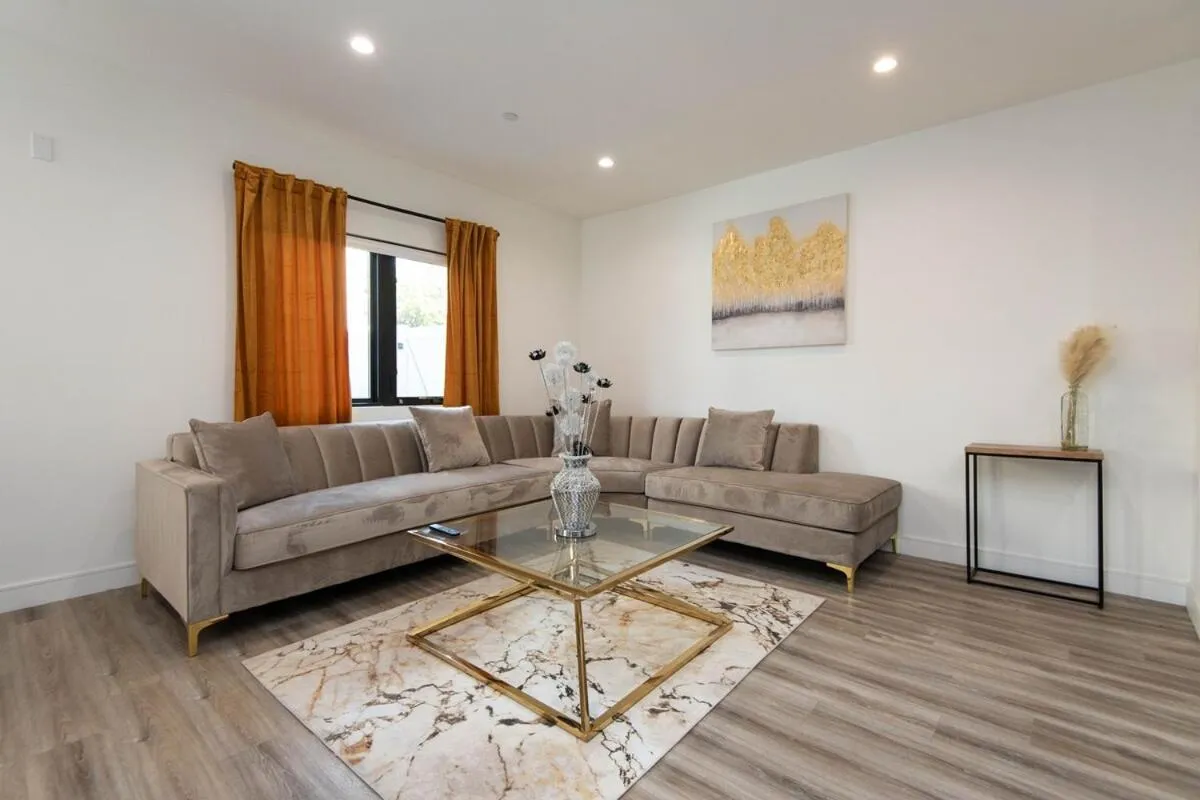 Regency Modern Apartments