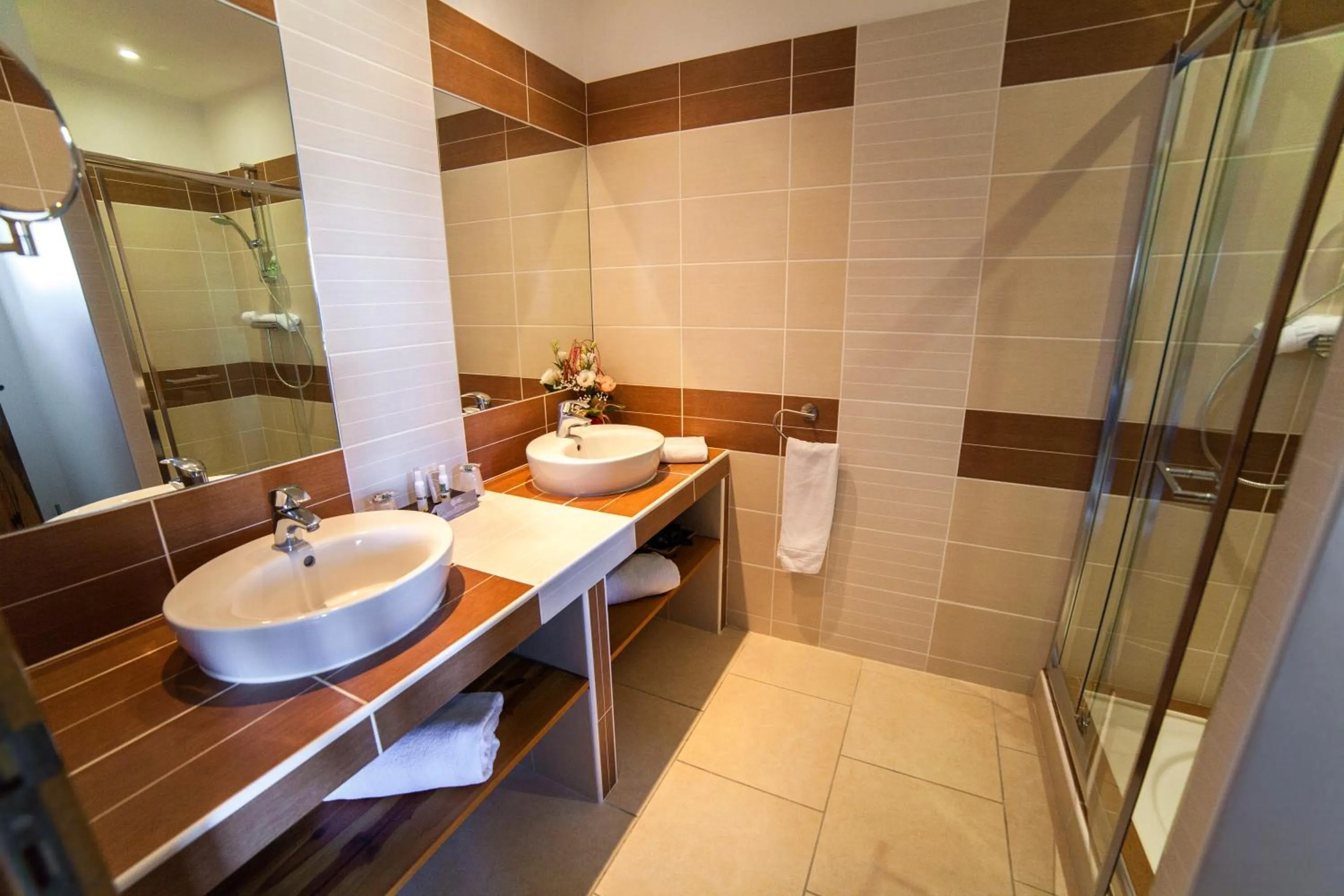 Maison CHENET - Les Chambres Entre Vigne et Garrigue - Teritoria