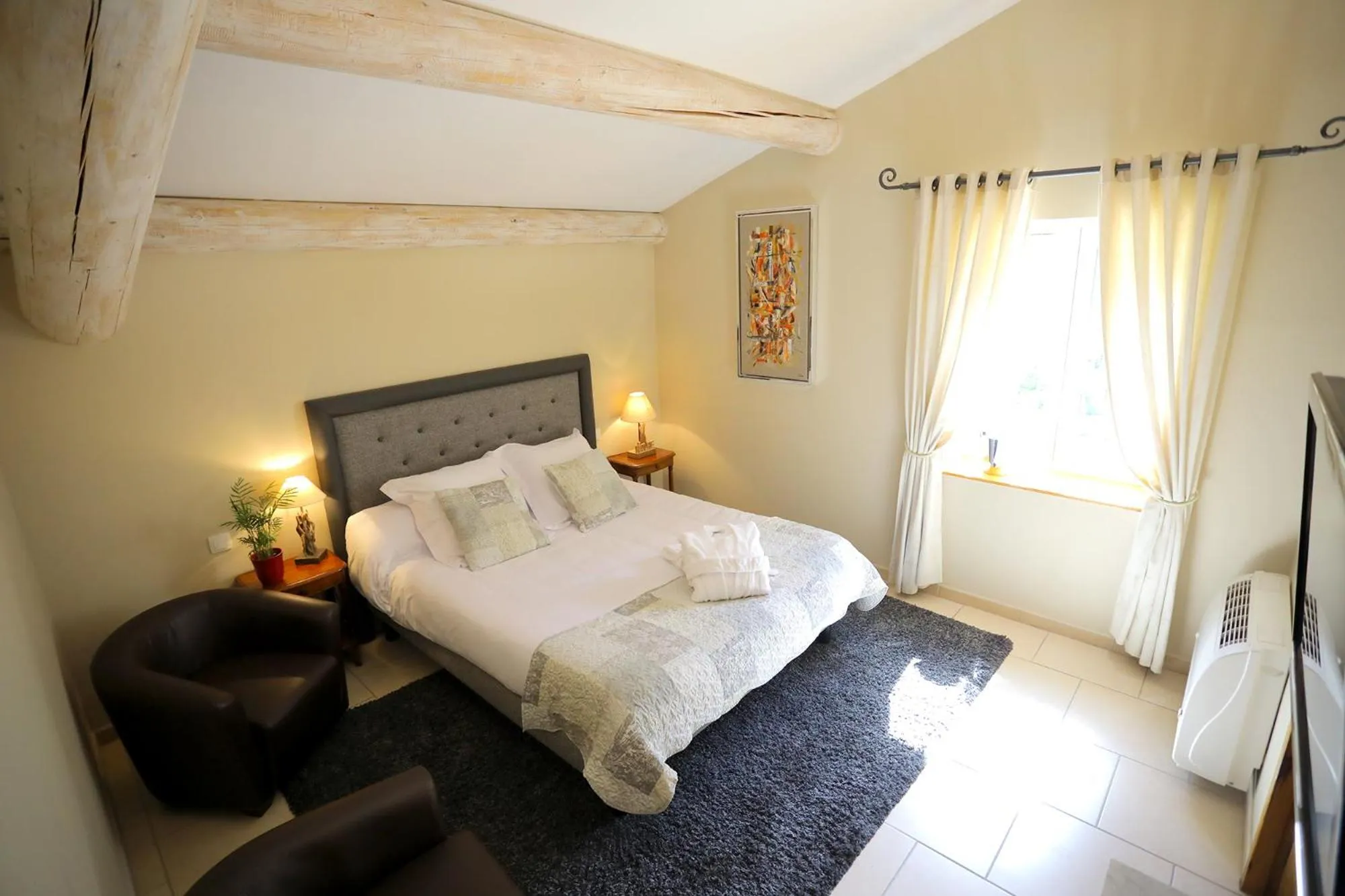 Bed in Maison CHENET - Les Chambres Entre Vigne et Garrigue - Teritoria