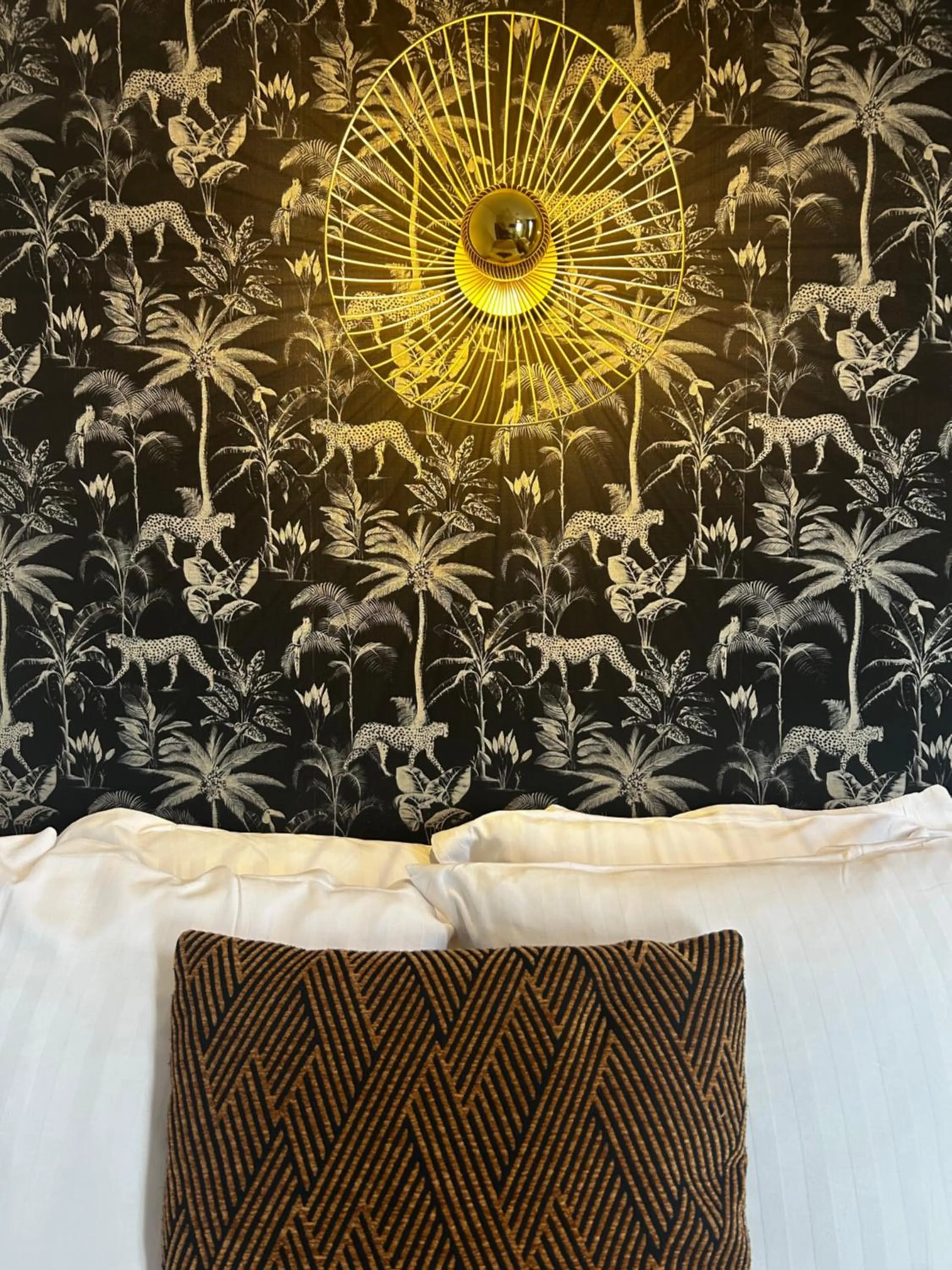 Decorative detail in Le Boeuf Couronné - Hôtel & Restaurant Chartres- Logis Hotels