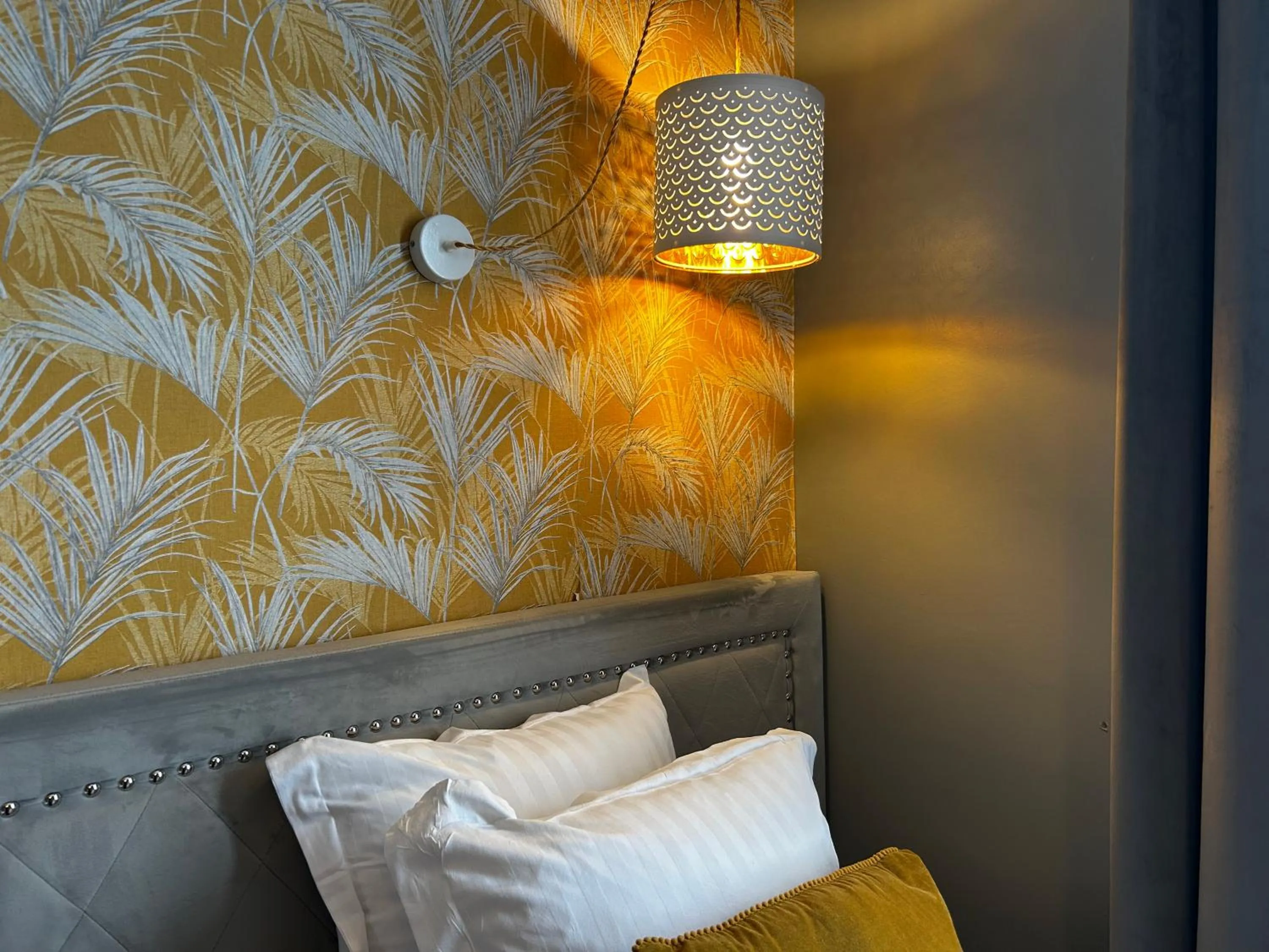 Bed in Le Boeuf Couronné - Hôtel & Restaurant Chartres- Logis Hotels