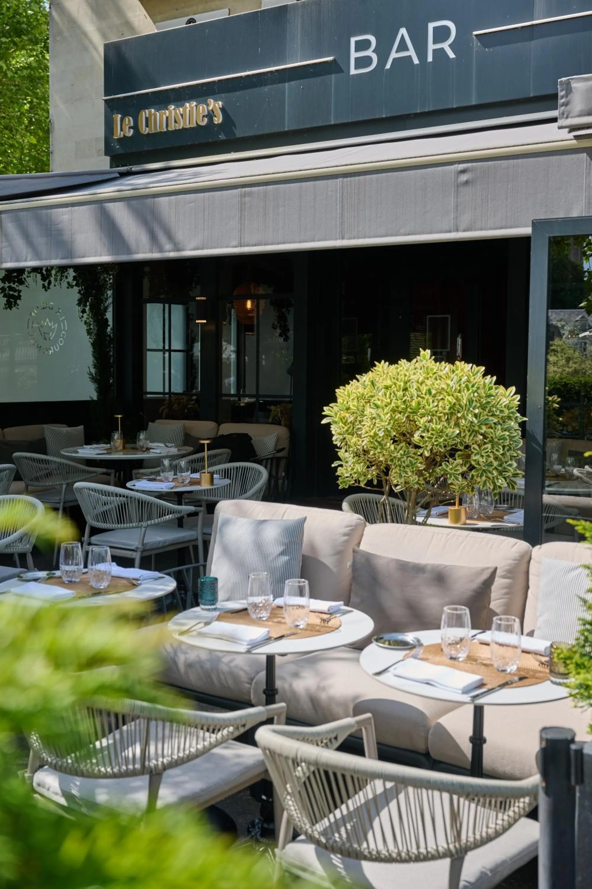 Restaurant/places to eat in Le Boeuf Couronné - Hôtel & Restaurant Chartres- Logis Hotels