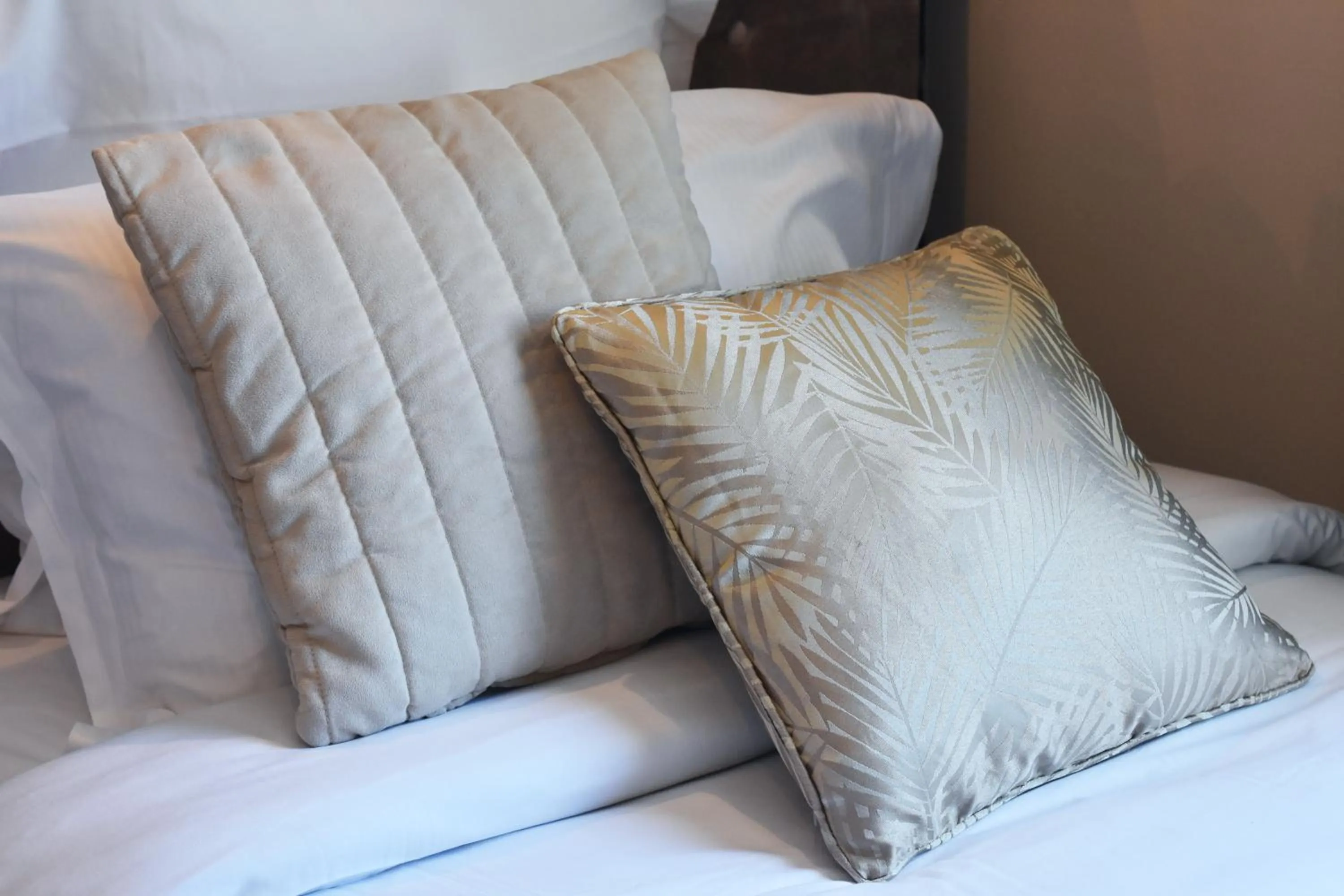Decorative detail, Bed in Le Boeuf Couronné - Hôtel & Restaurant Chartres- Logis Hotels