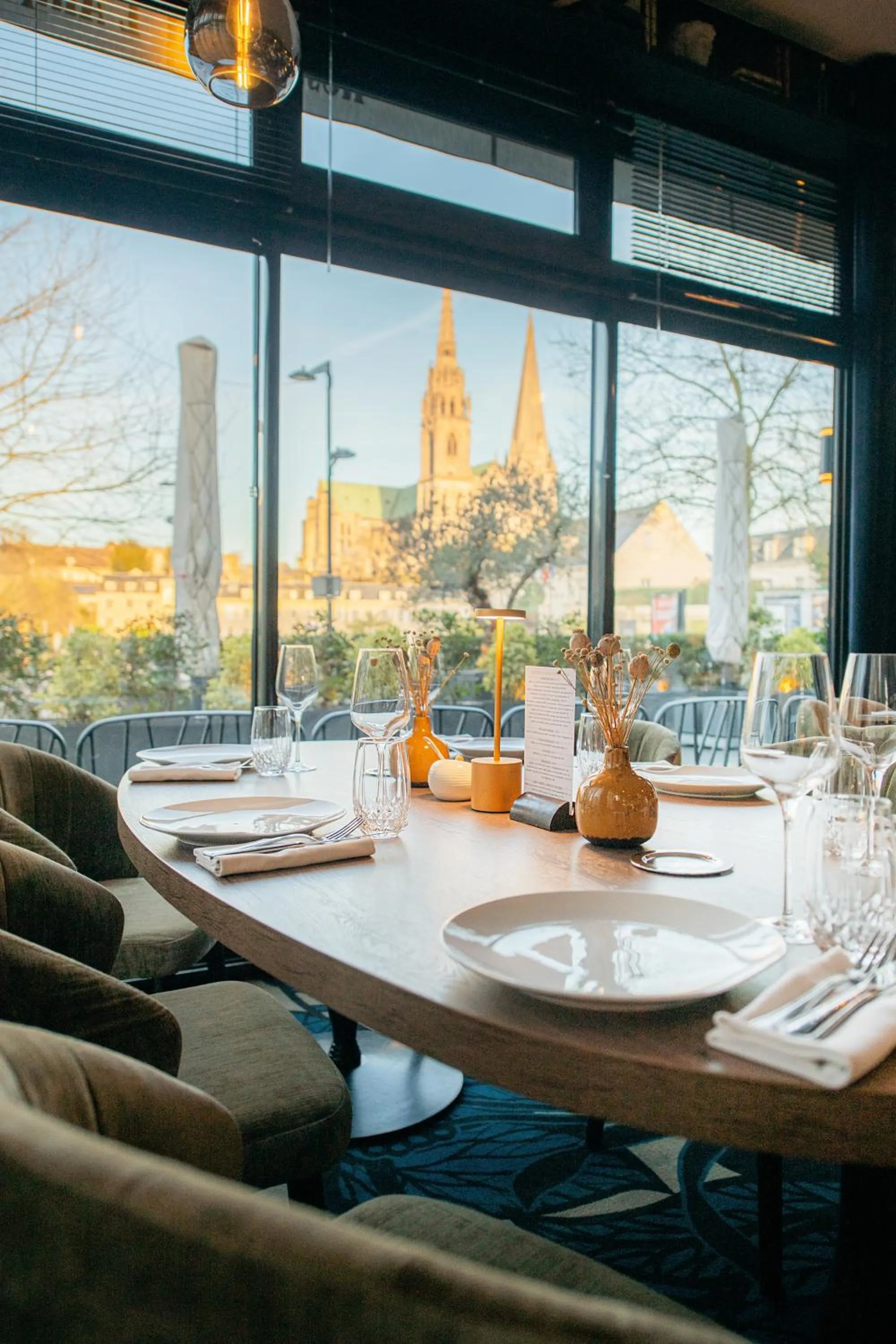 Restaurant/places to eat in Le Boeuf Couronné - Hôtel & Restaurant Chartres- Logis Hotels