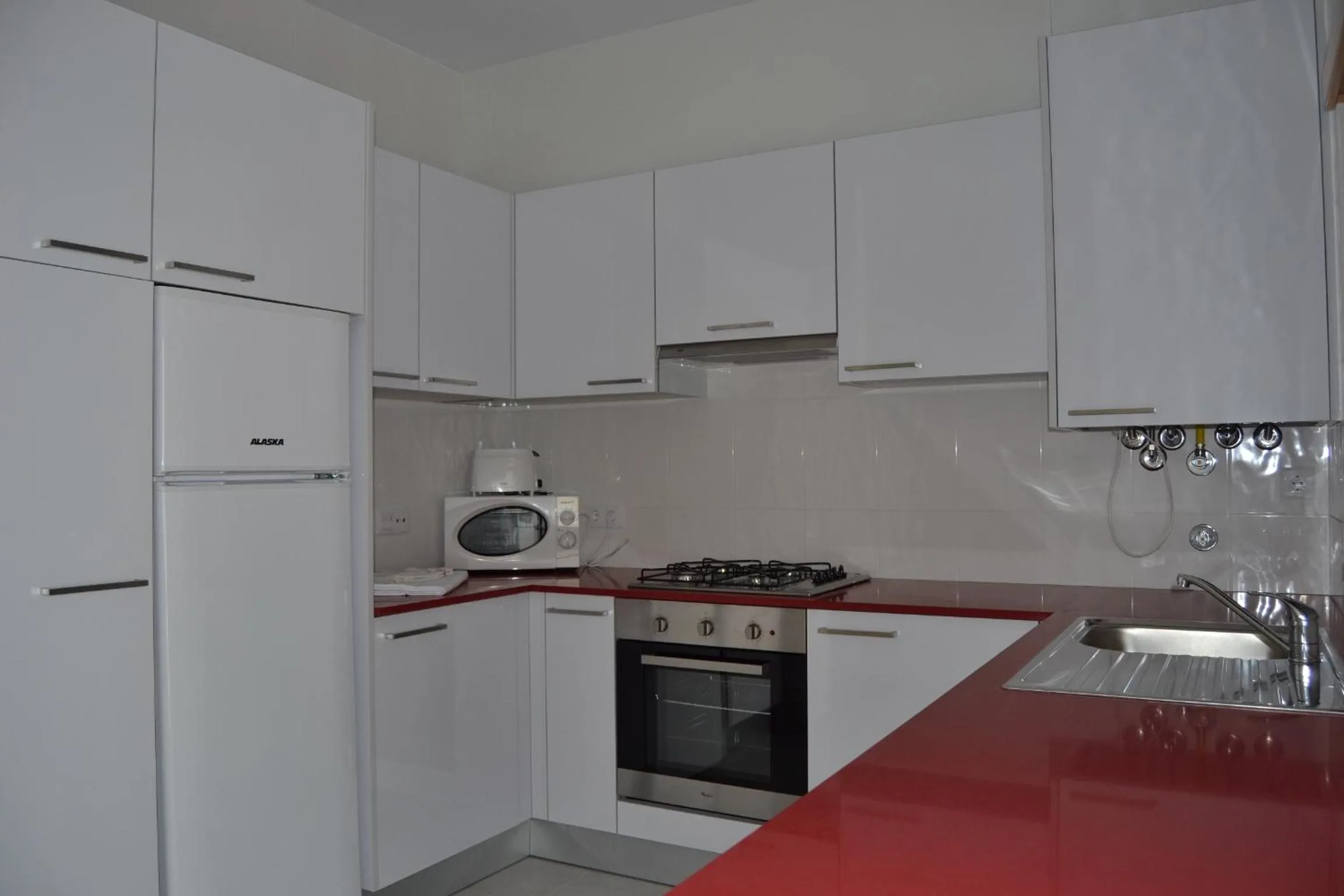 Kitchen or kitchenette in Villas Mare Residence