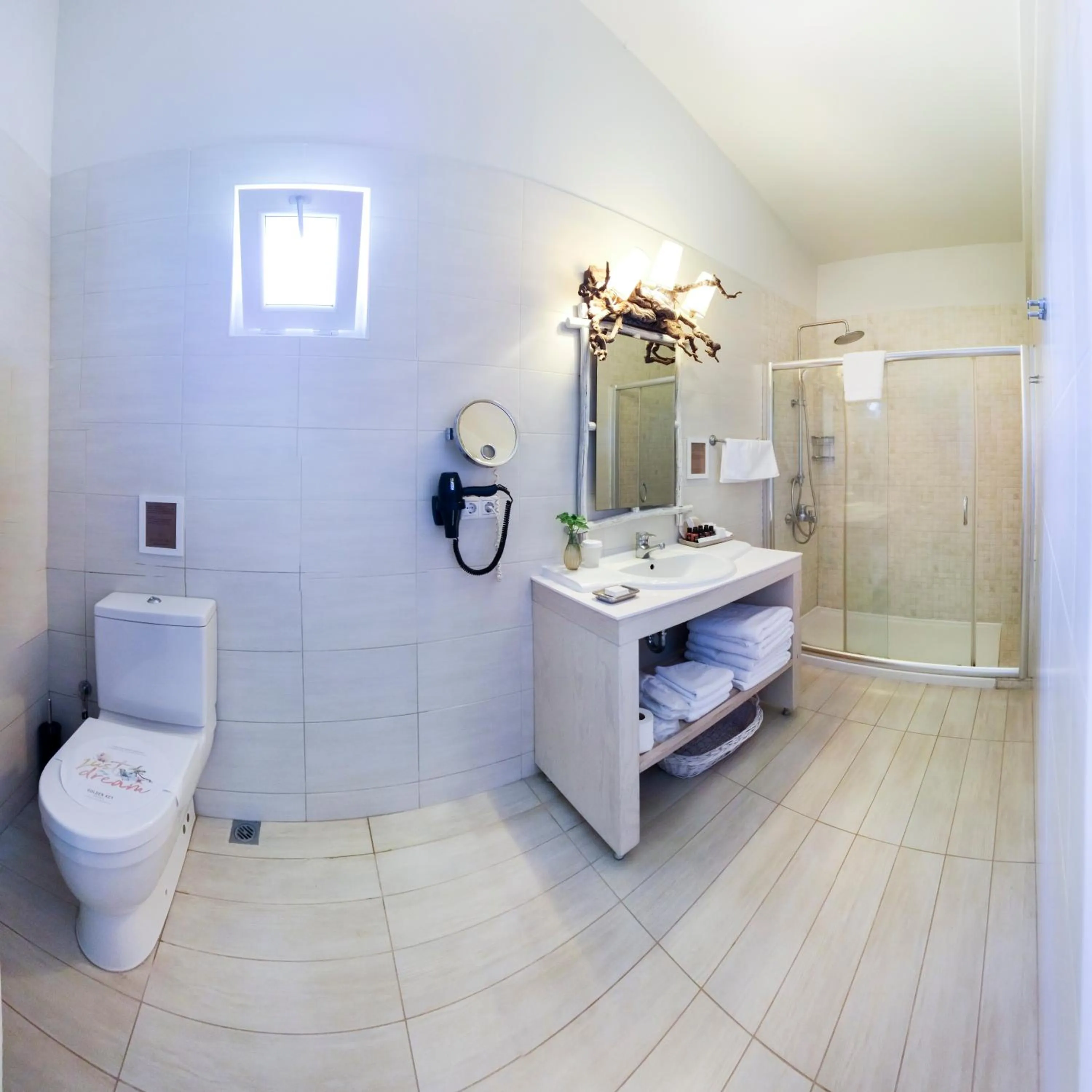 Bathroom in Golden Key Bordubet