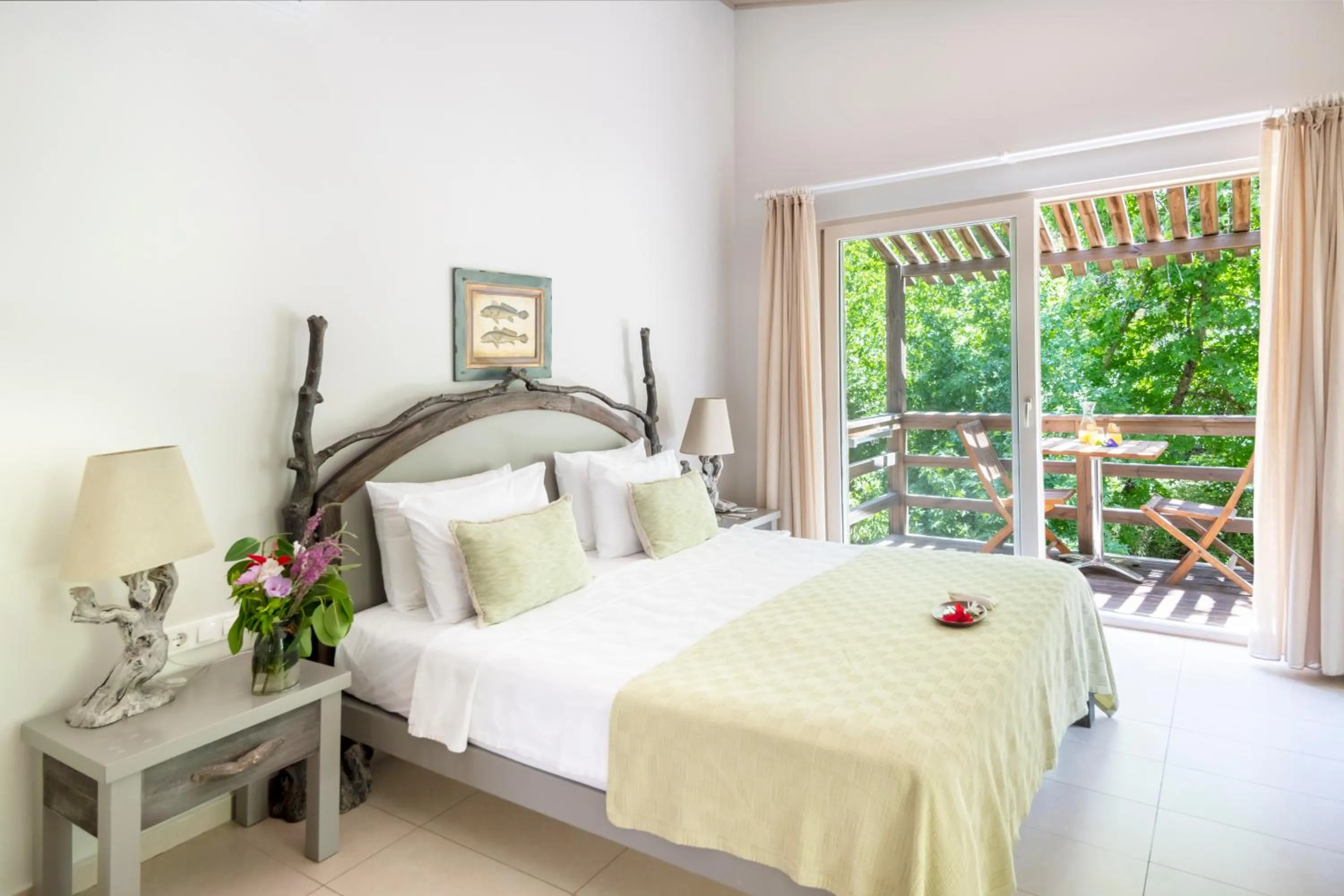 Bedroom, Bed in Golden Key Bordubet