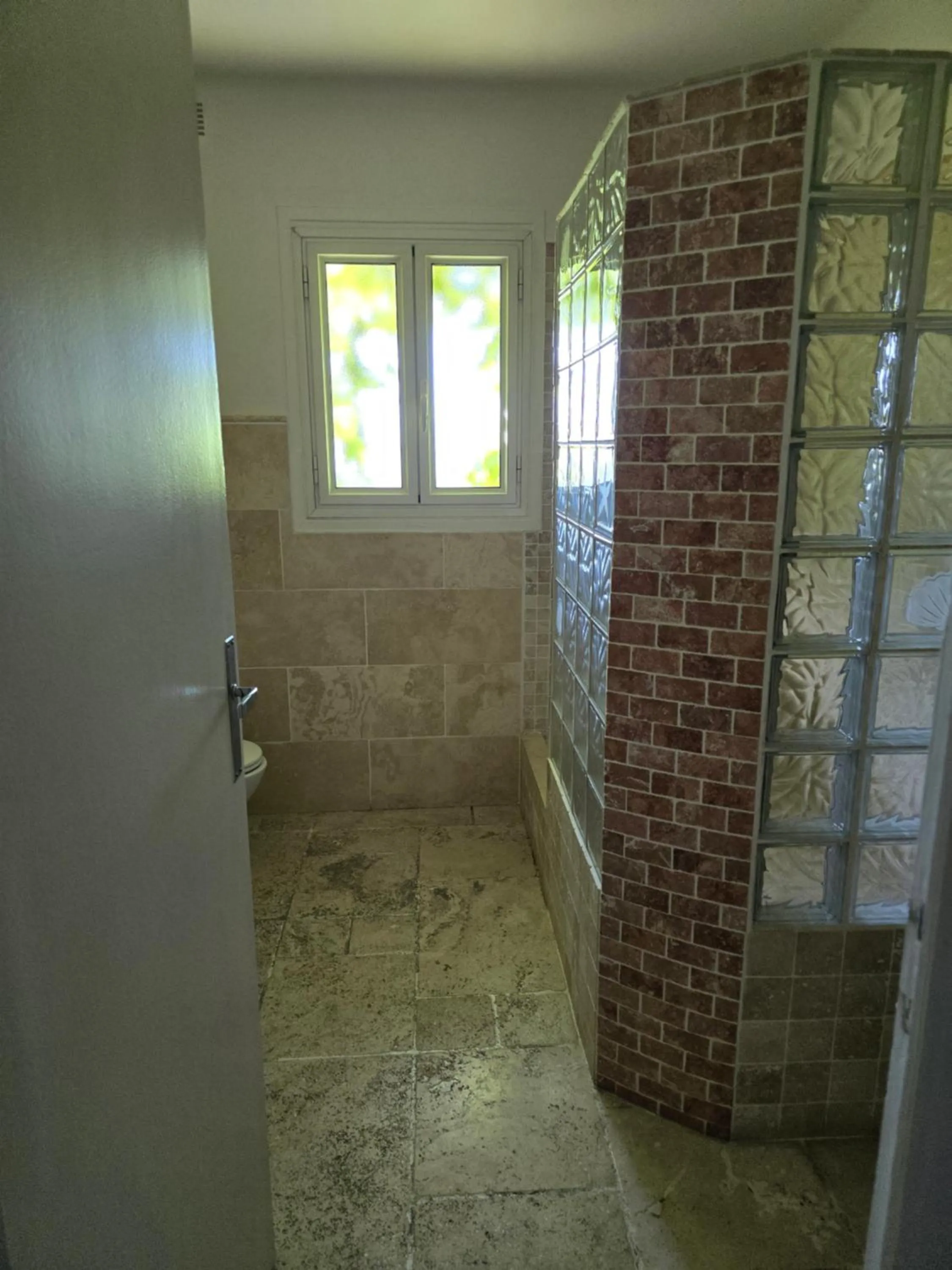 Bathroom in Auberge les Aromes